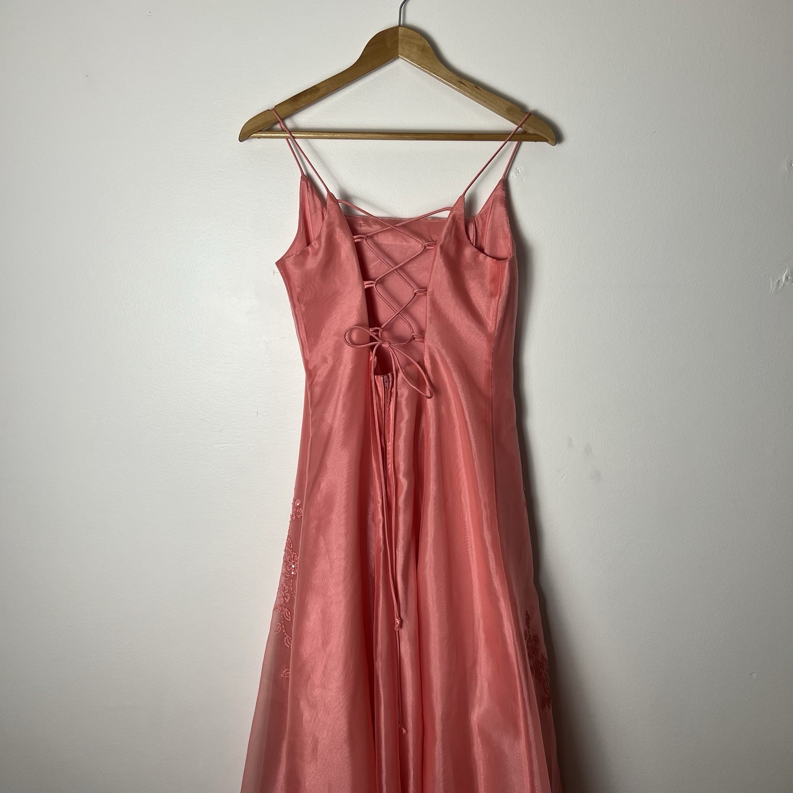 STUNNING VINTAGE Lets fashion pink peach beaded gown with shawl: Medium