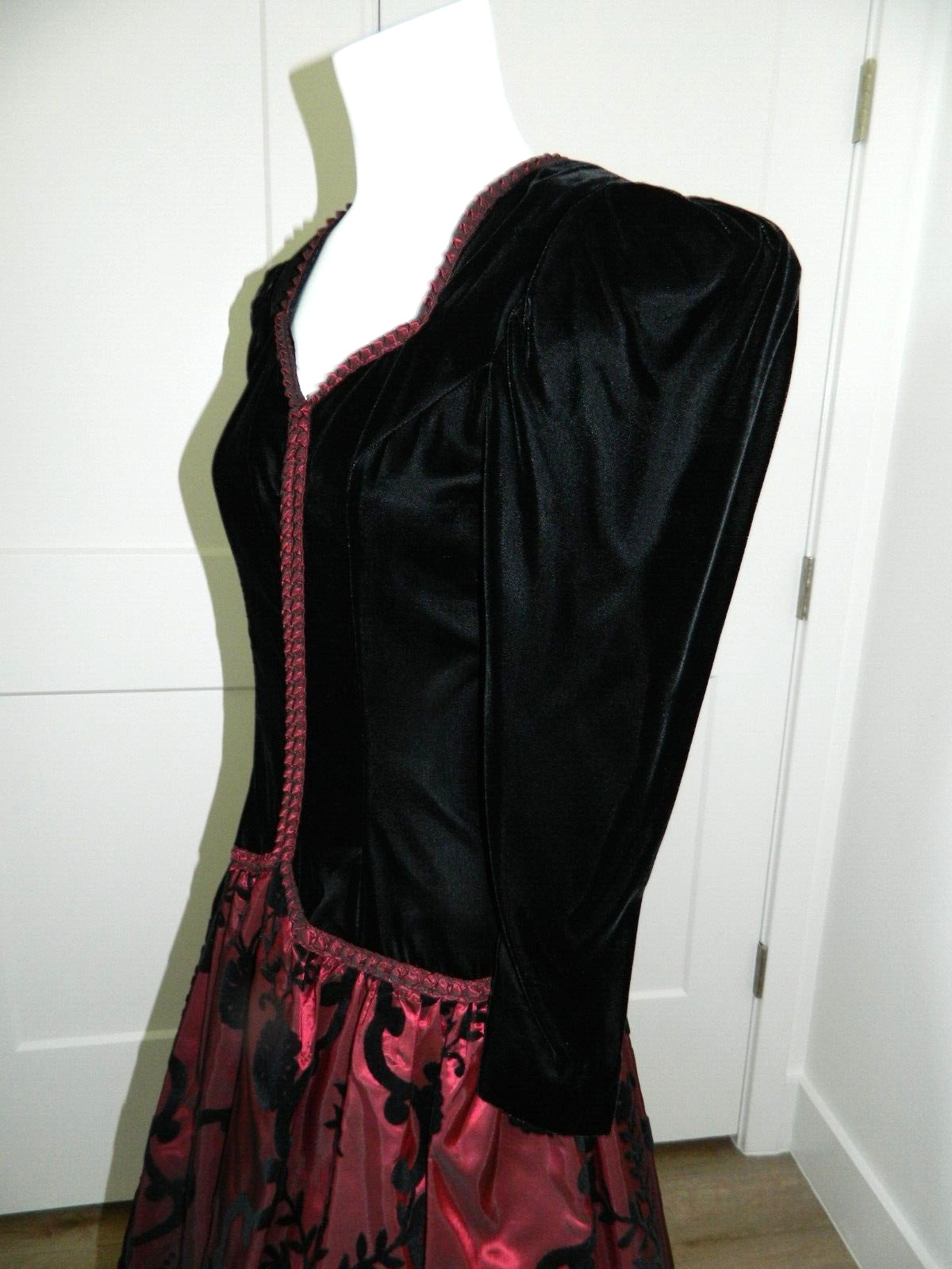 Vtg. SCOTT MCCLINTOCK Black Velvet Burgundy Brocade Special Occasion Dress sz 4