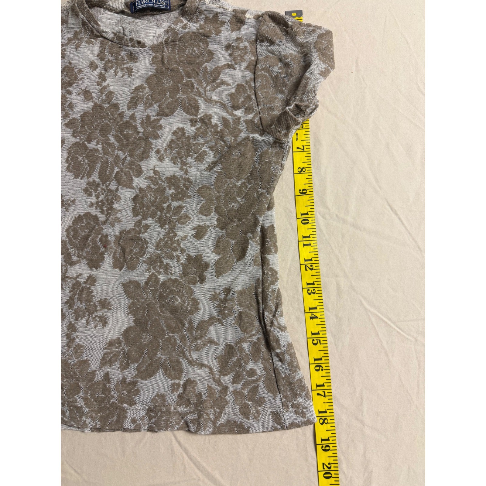 Harolds Vintage Floral Mesh Lace Top Brown Tan Short Sleeve Crew Neck Small USA