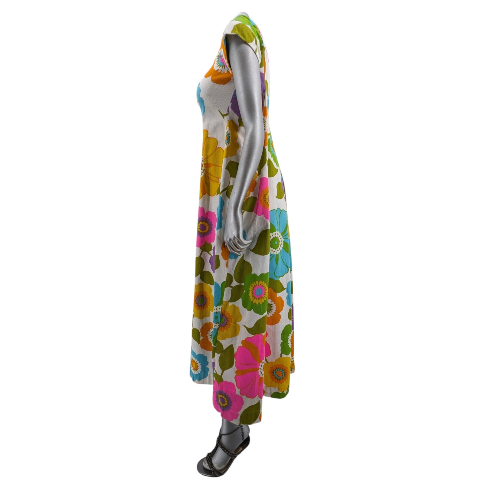 Vintage 1970’s WALTAH CLARKE’S Hawaiian Floral Waterfall Hostess Gown Maxi Dress