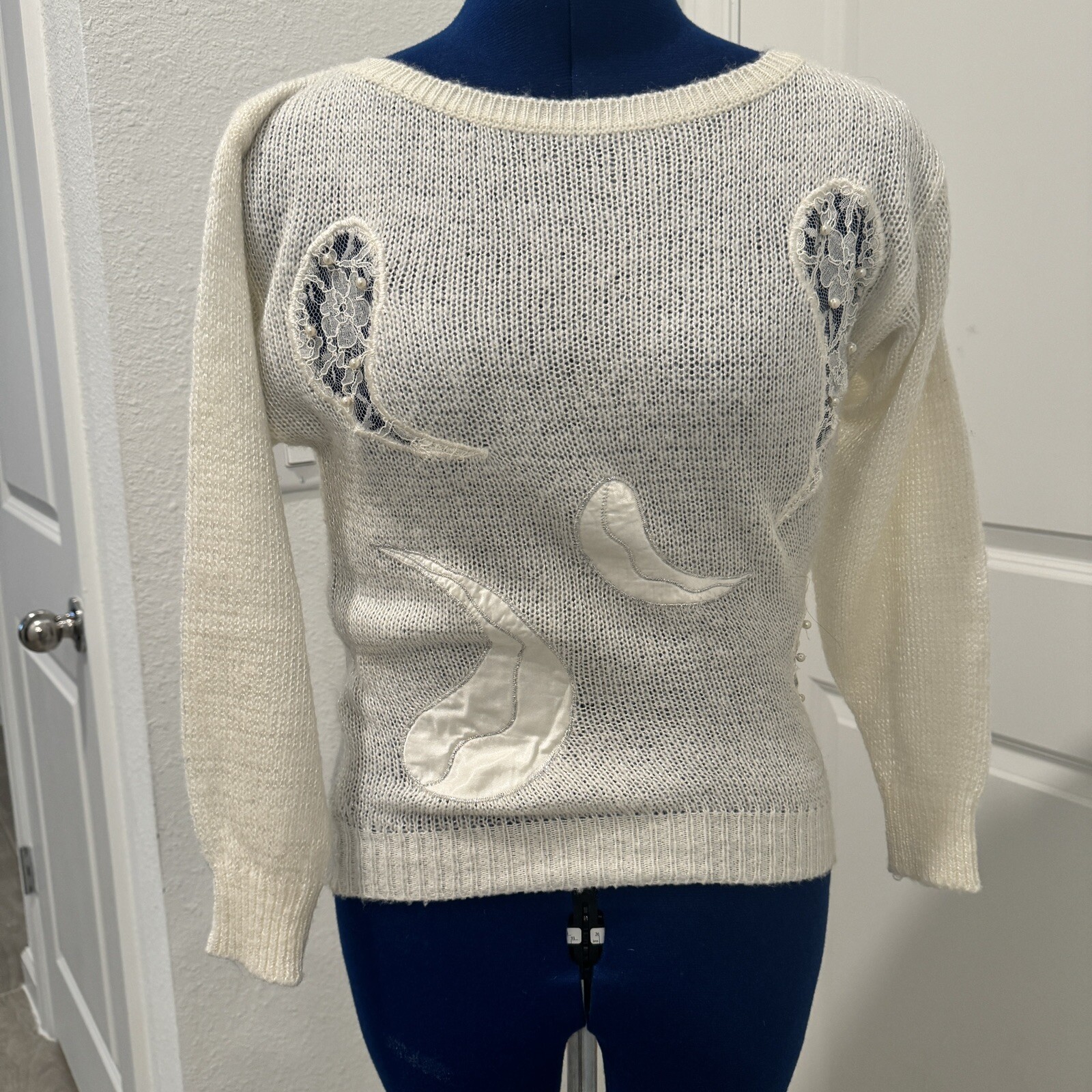 Vtg Women’s 80s Glam Cream Sweater Size Small Lace & Faux Pearls Cottagecore