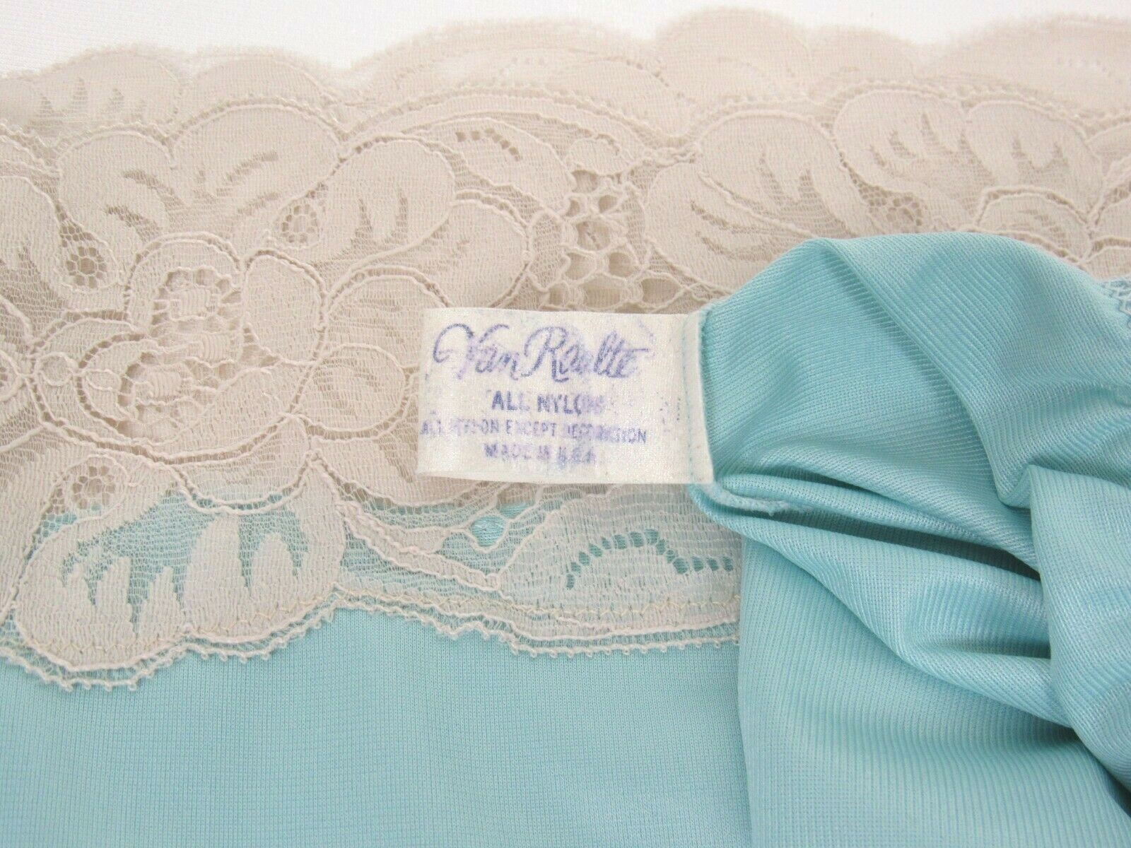 VTG 1950s VAN RAALTE SMALL A HALF SLIP POWDER BLUE SCALLOPED LACE TRIM NYLON