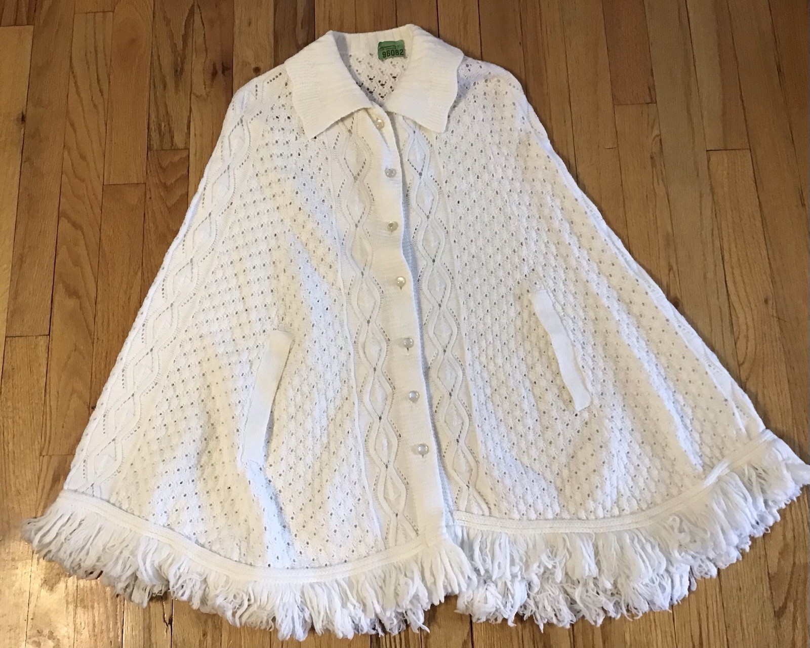 Vintage Women’s Vintage 70’s Poncho/Cape Sweater One Size Creamy White Granny