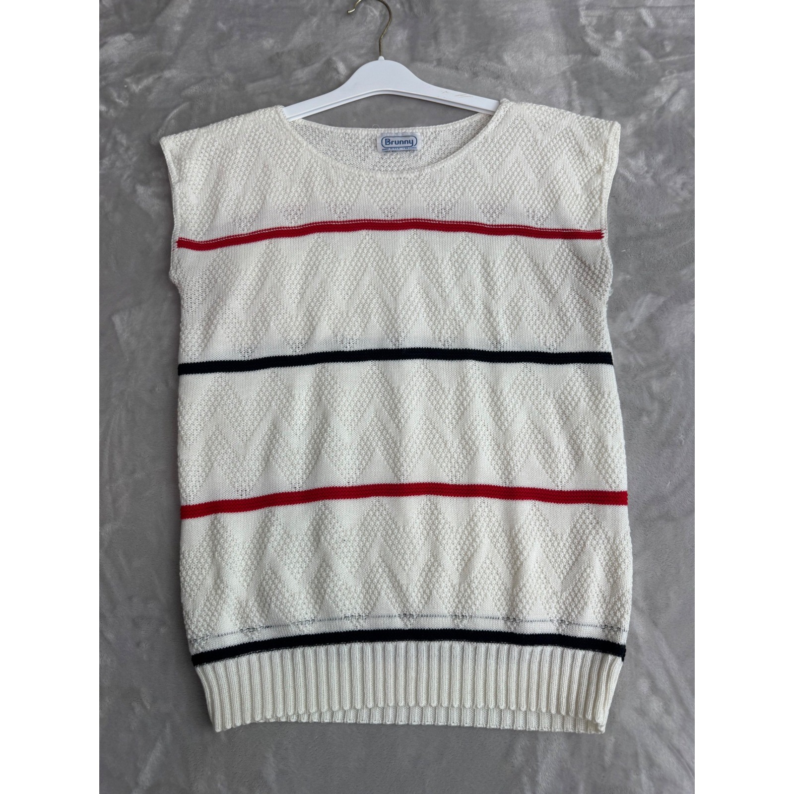 Vintage Brunny White Striped Diamond Knit Sweater Vest Sleeveless Crew Neck USA