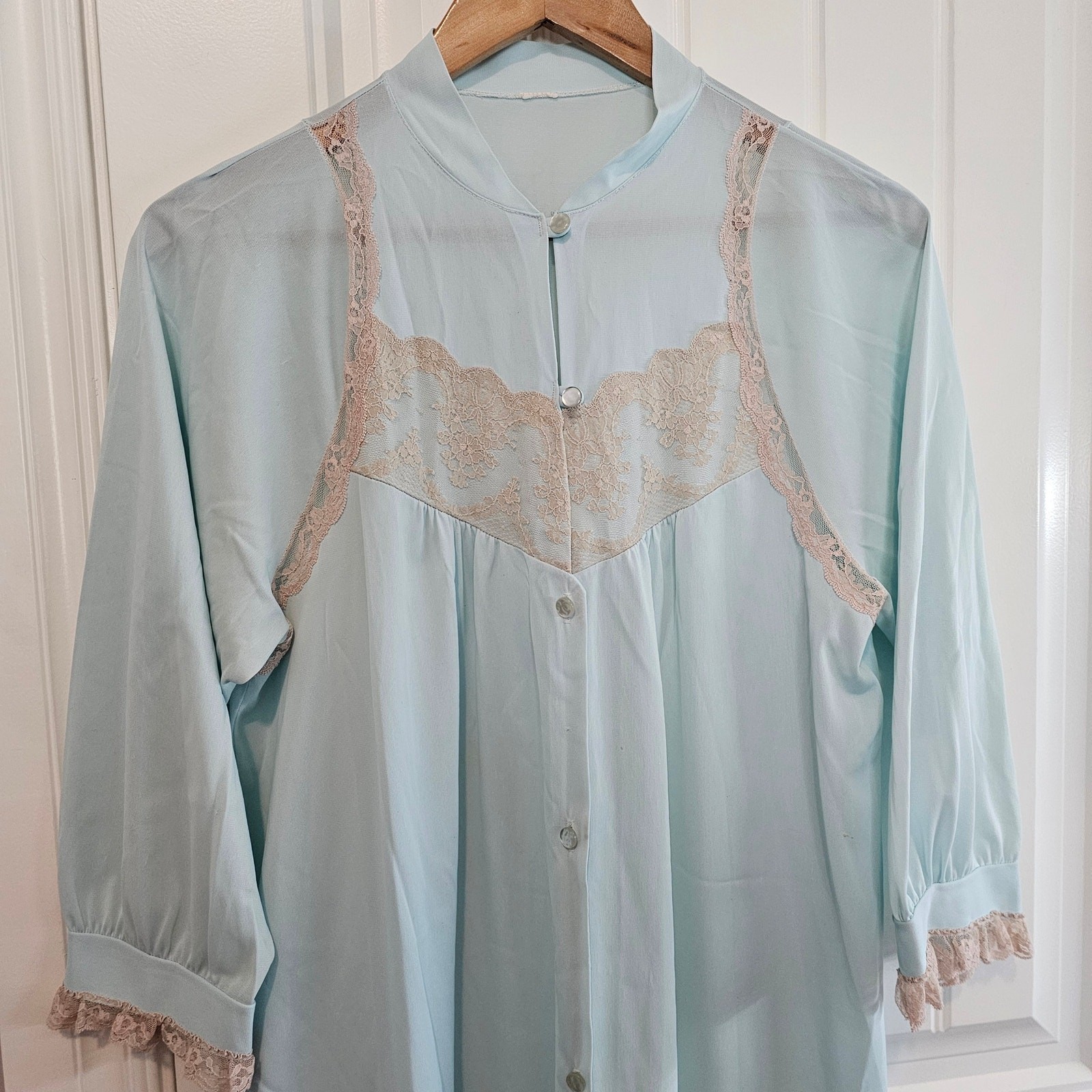 Vintage Lace Robe Womens Size Large 80s Pastel Blue Satin Cottage Romantic Retro