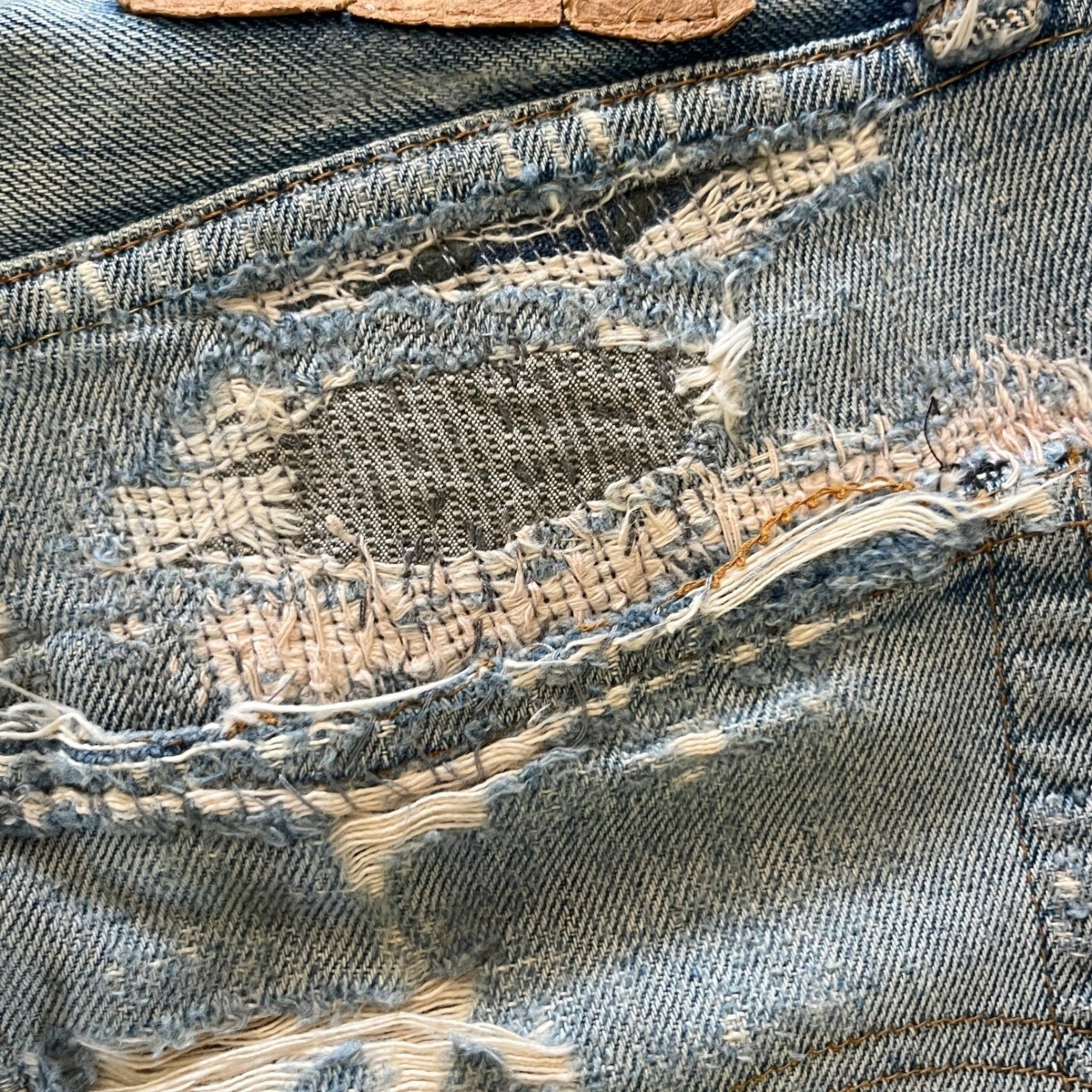 Vintage distressed Levi’s 501 Jeans 28×31