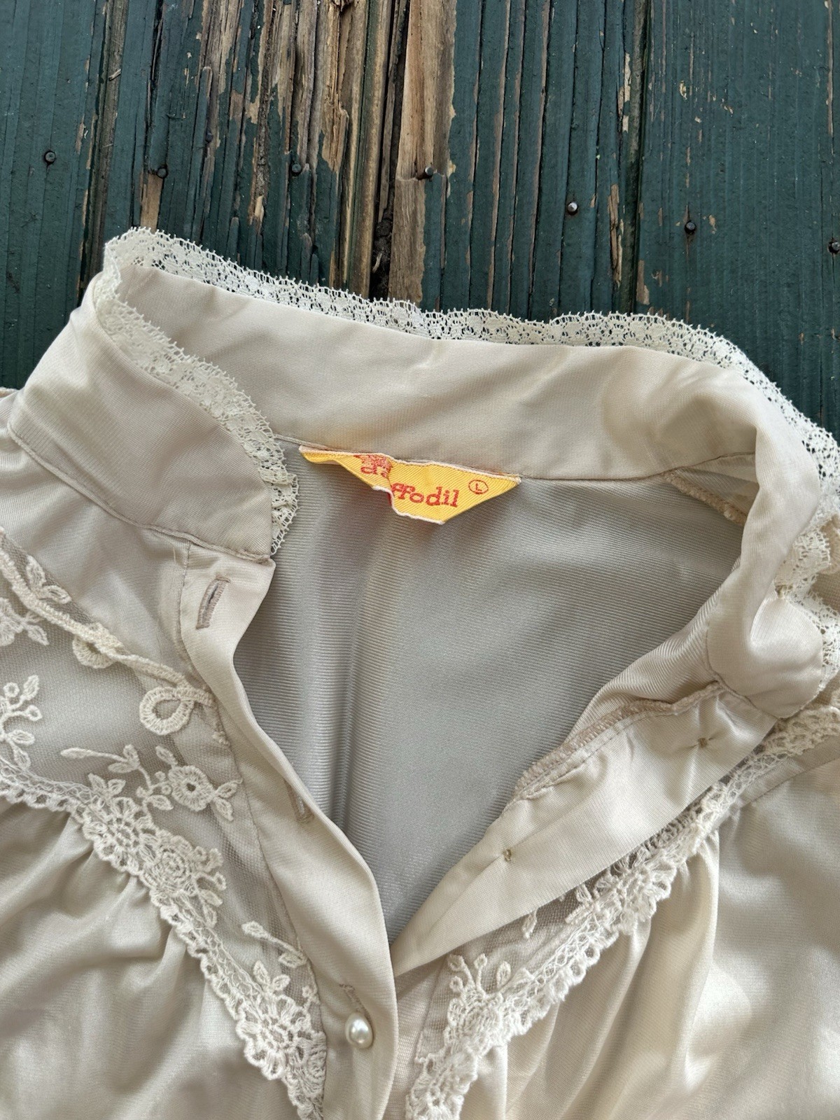 Daffodil Hand Embroidered Top Womens L Floral Vintage Cottege Core
