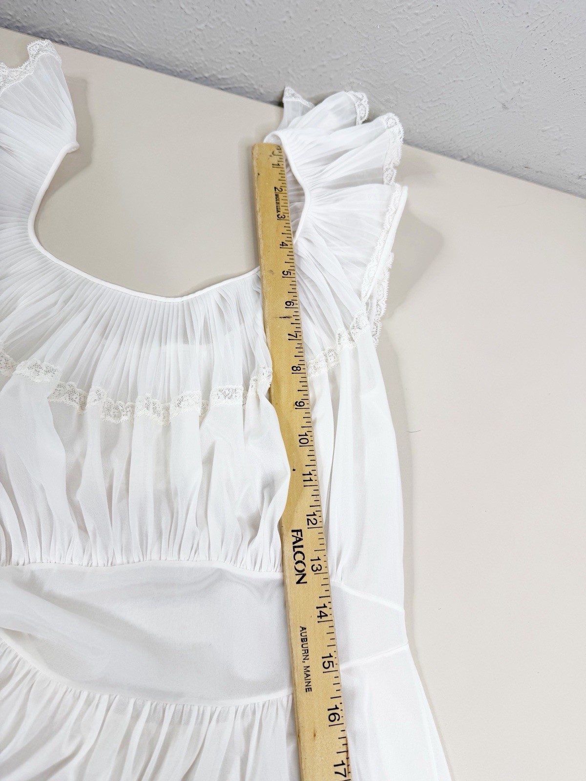 Vtg 1950s? White S/Med Pleated Ruffle Chiffon Lace 52″L Nightgown Chemise EUC