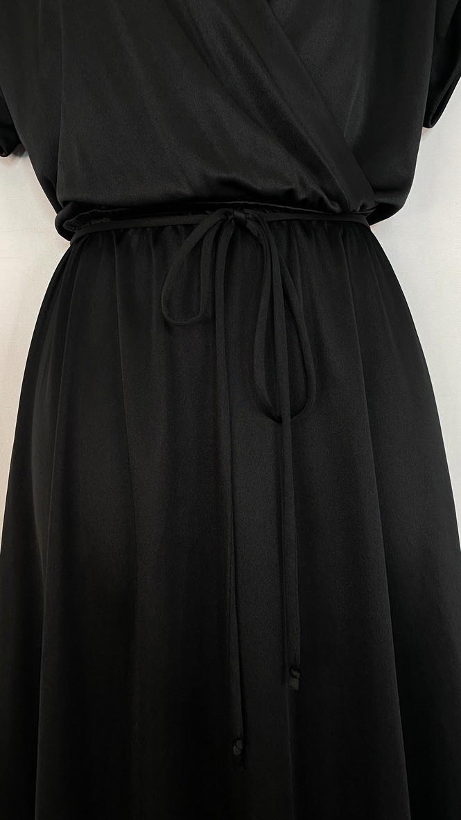 Vintage 1970s black midi dress XL short sleeve crossover A-line V neck disco