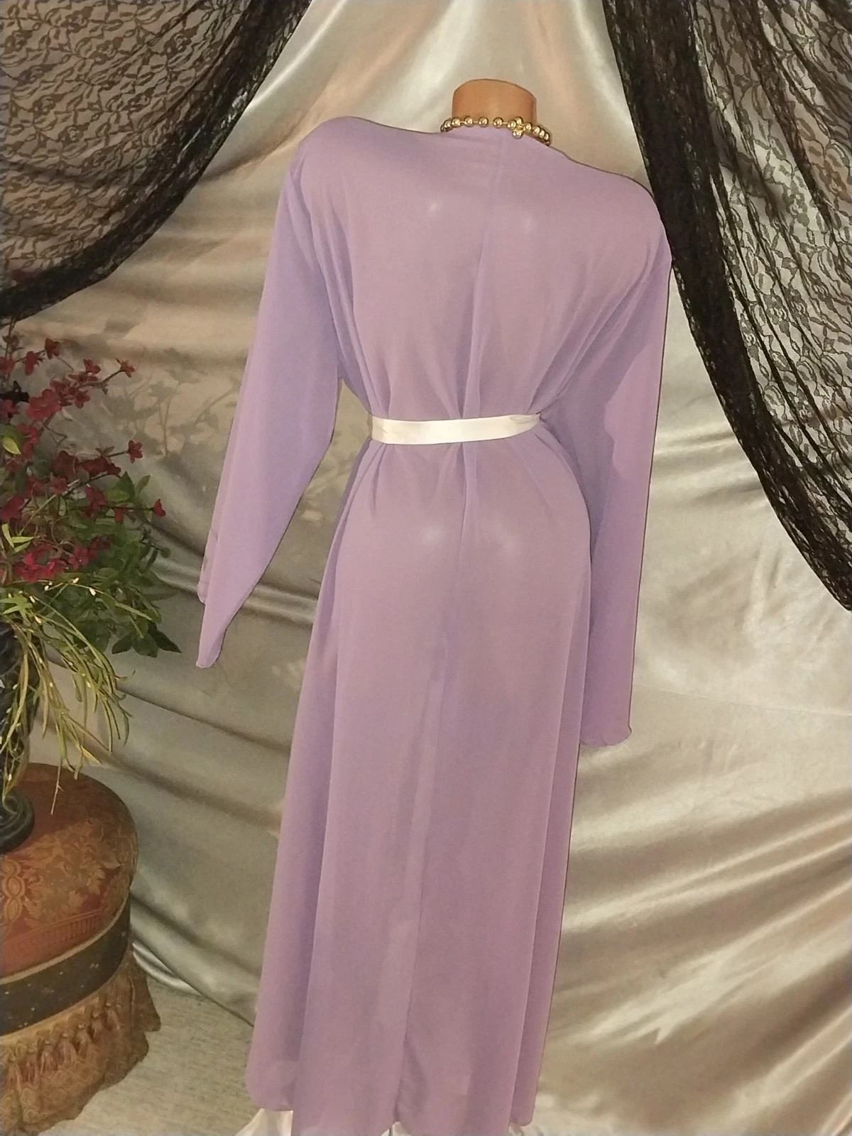 VTG SILKY SEMI SHEER TIERS PURPLE CHIFFON LONG TWIRLY ROBE DUSTER OSFM 52 54″