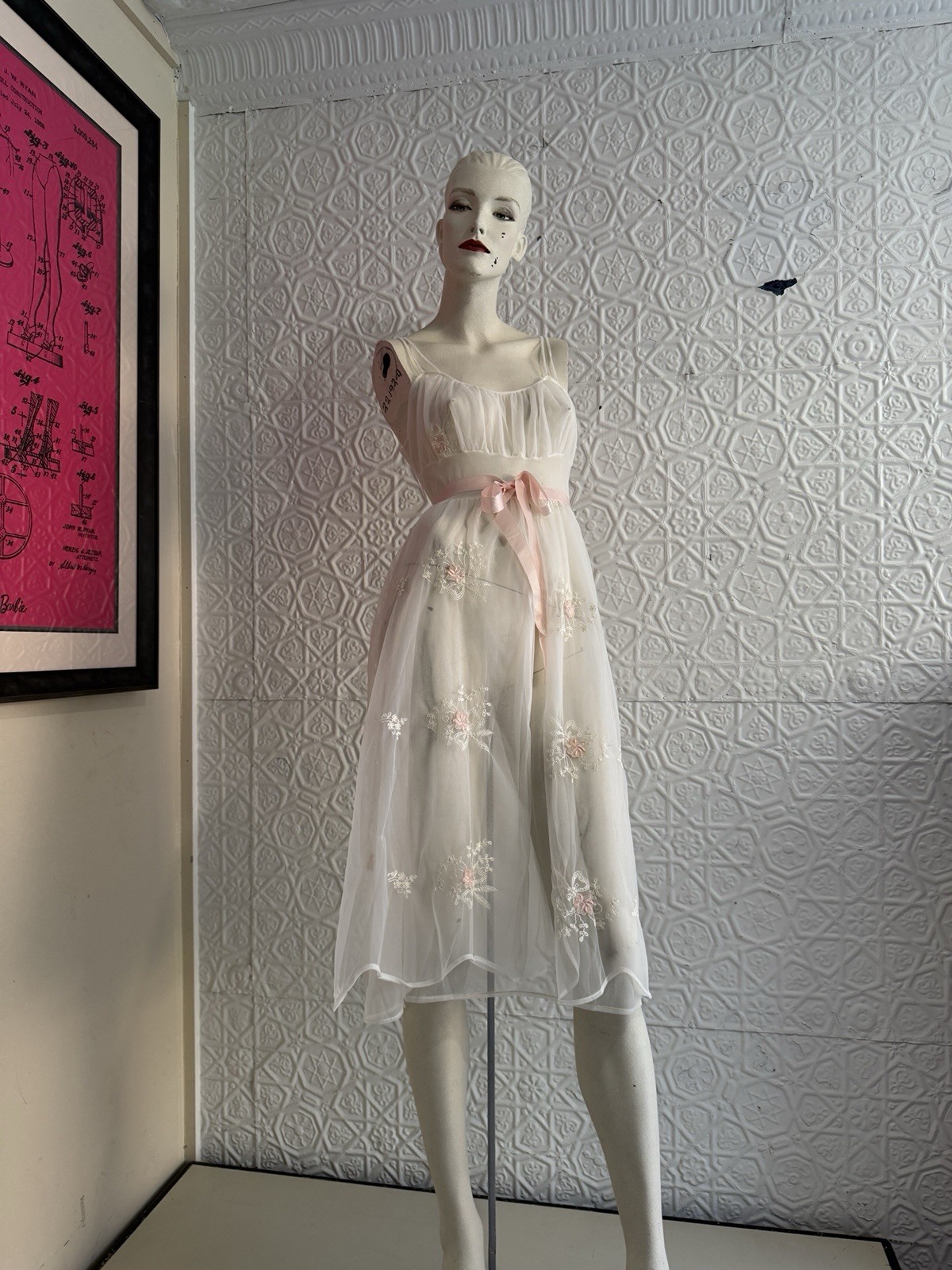 Vintage 1960s nightdress-nightgown-Nylon-White pink floral chiffon slip dress