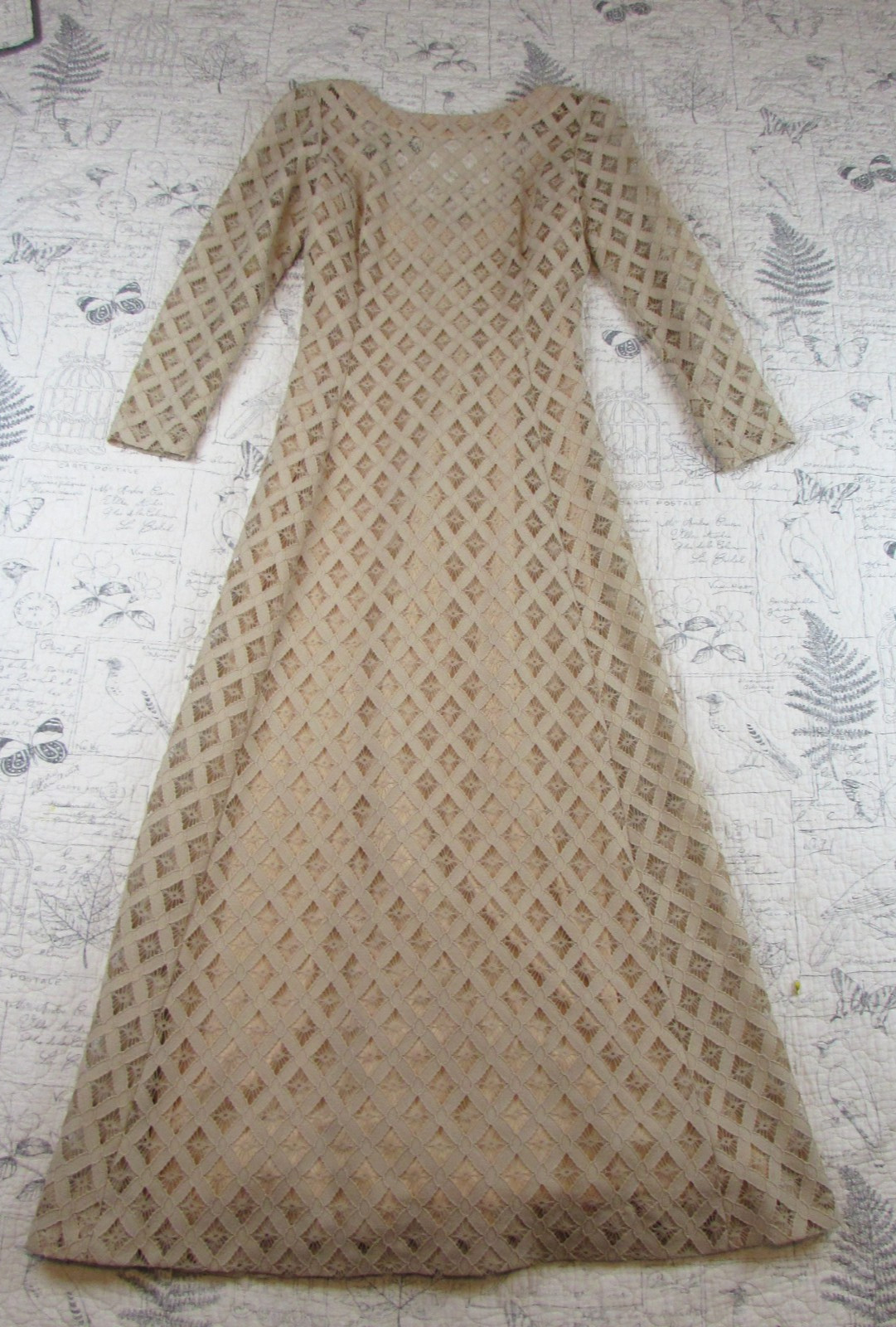 EUC Montaldos Vintage Crochet lace taupe Bracelet sleeve midi maxi dress S M