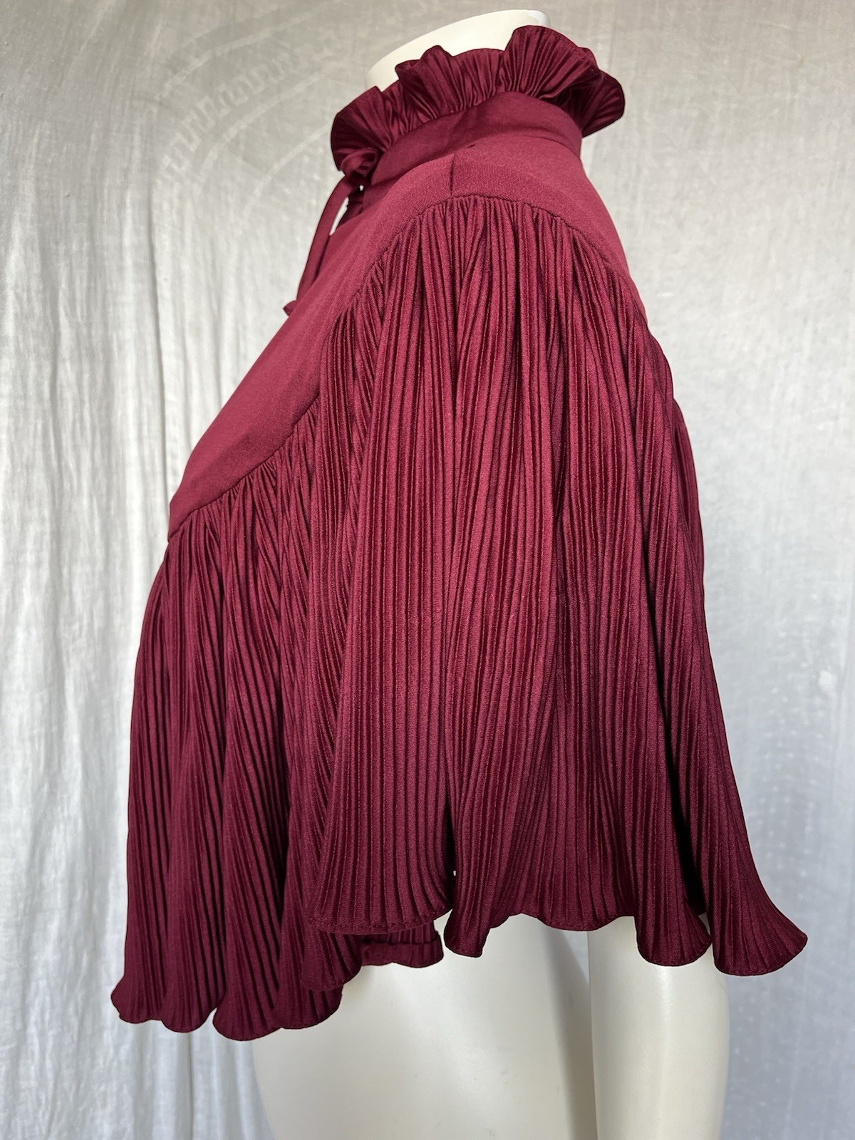 Vintage 1970s Capelet Cape Topper Ruffle Collar Pleated Gothic Vampy Evening Med
