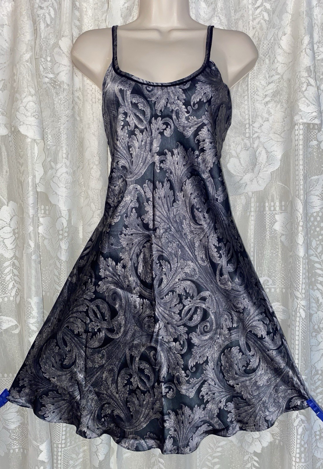 VTG ML Fancy Black w Silver-Gray 100% SILK BABYDOLL NIGHTIE Chemise nightgown