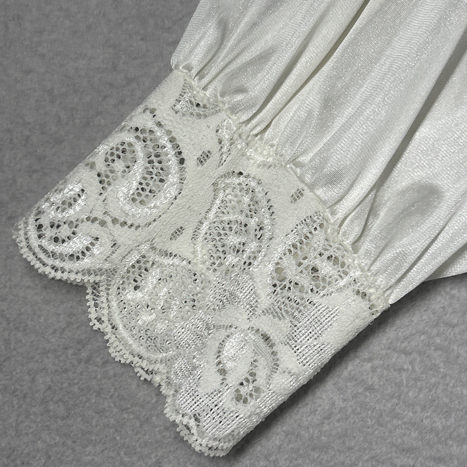 Shadowline Nightgown Lace Bodice Maxi Women’s S Longsleeve 55” Long White
