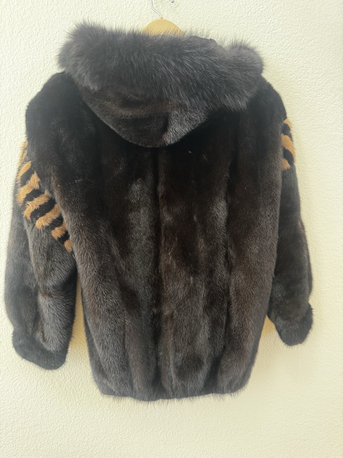 Rosendorf-Evans Women’s Dark Brown Mink Coat, Details On Shoulders
