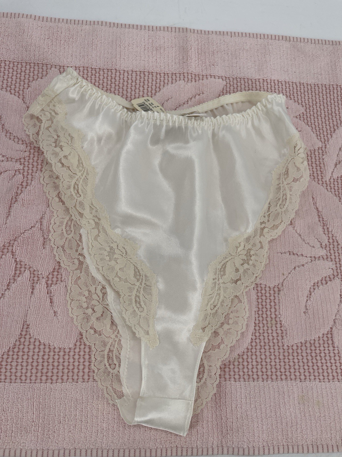 Victoria’s Secret Vintage Satin Bikini With Lace Trim Ivory Size P