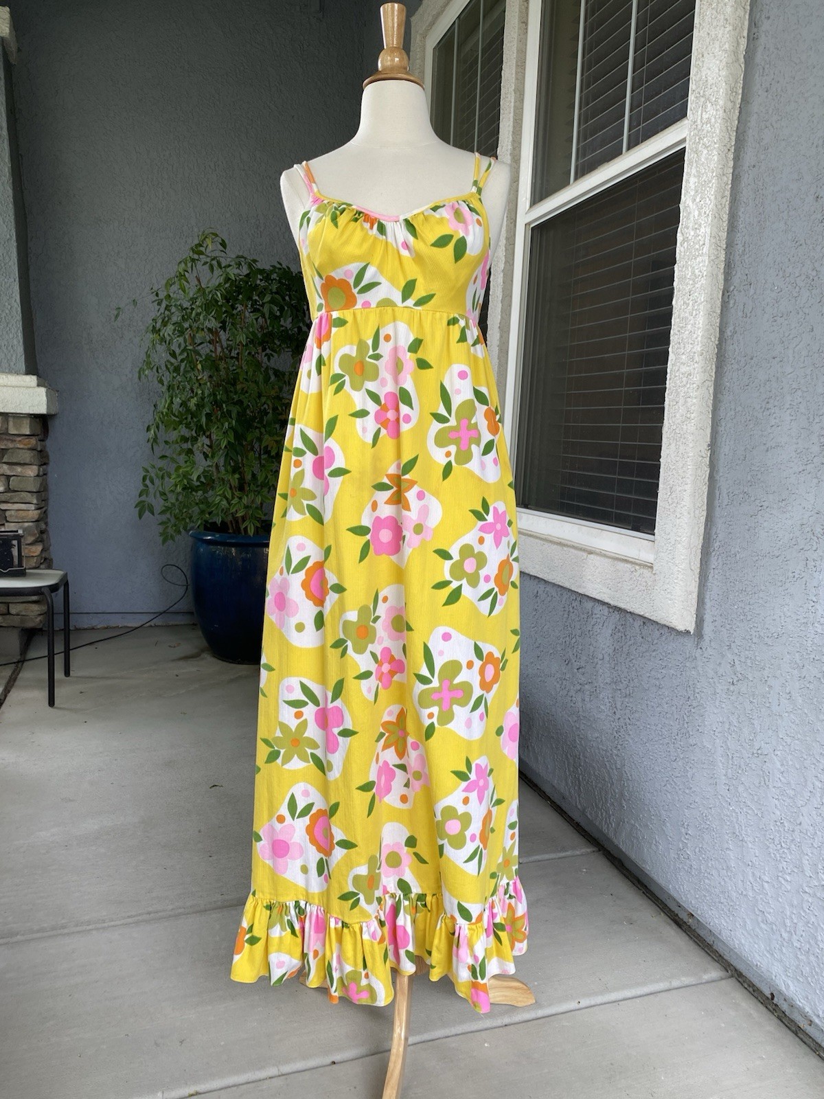 Fun Vintage 60s Hawaiian Barkcloth Nalii Dress S Small