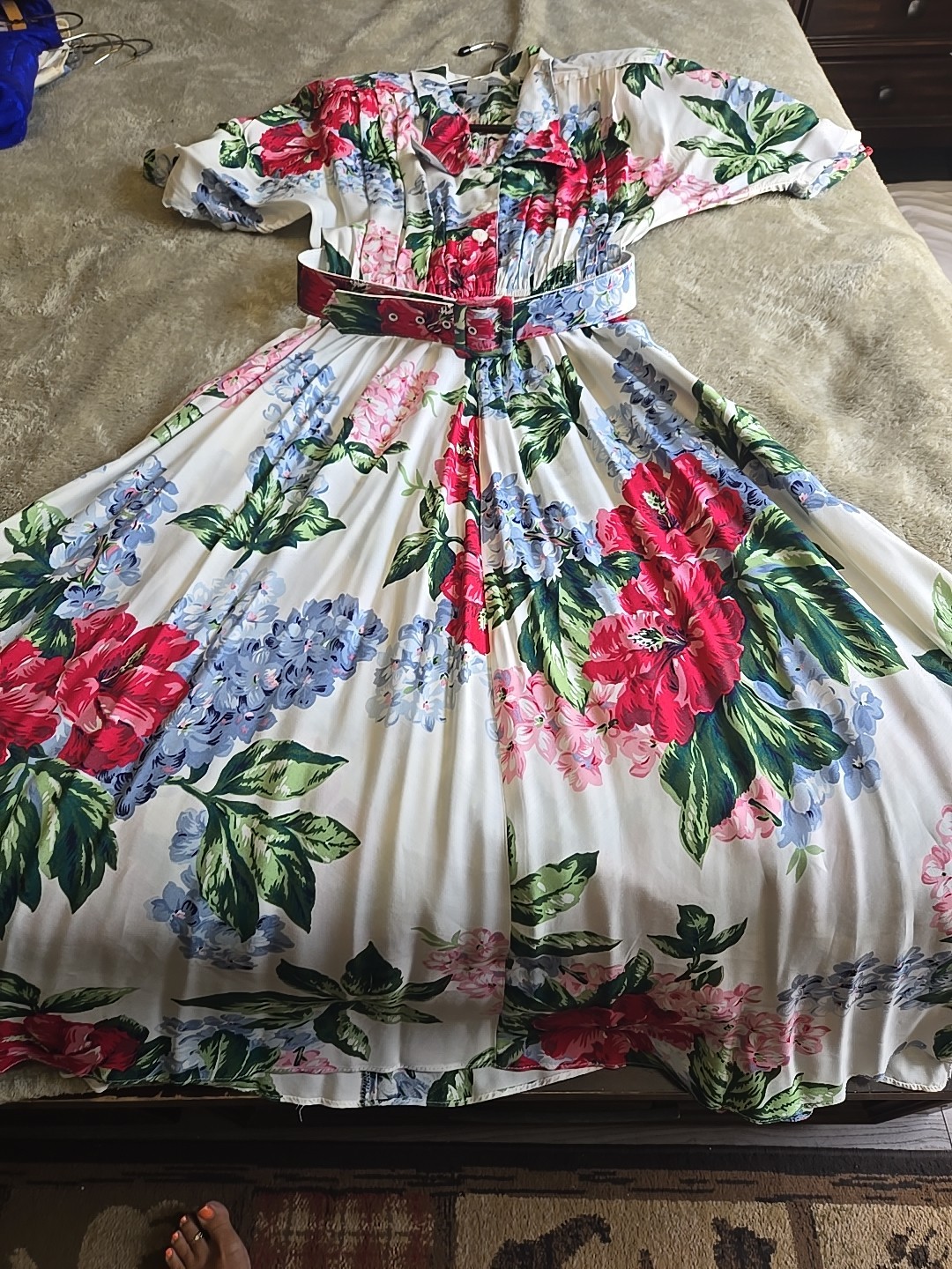 Carol Anderson Vintage Floral Dress With Matching Belt. Shoulder Pads & Pockets