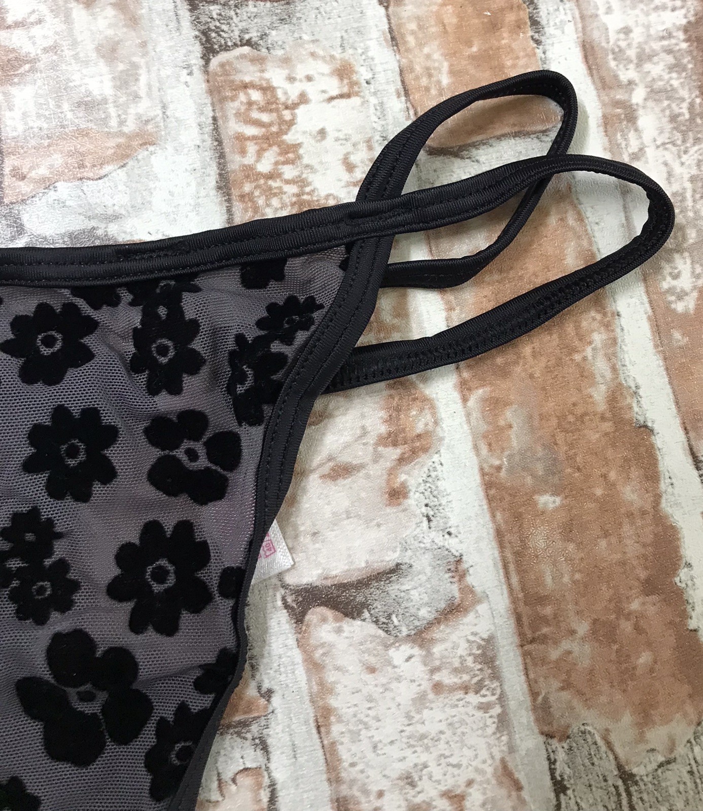 RARE PINK ByVictoria’s Secret Thong v-String Soft Cotton Panties Floral Soft Med
