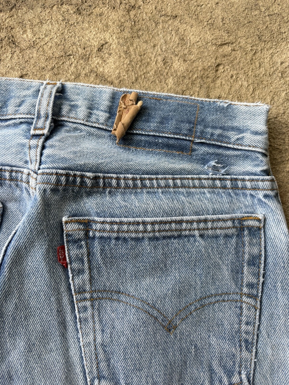 Vintage 70s 80s Women’s Levi’s 501 Jeans Button Fly blue Made in USA Size 26×32