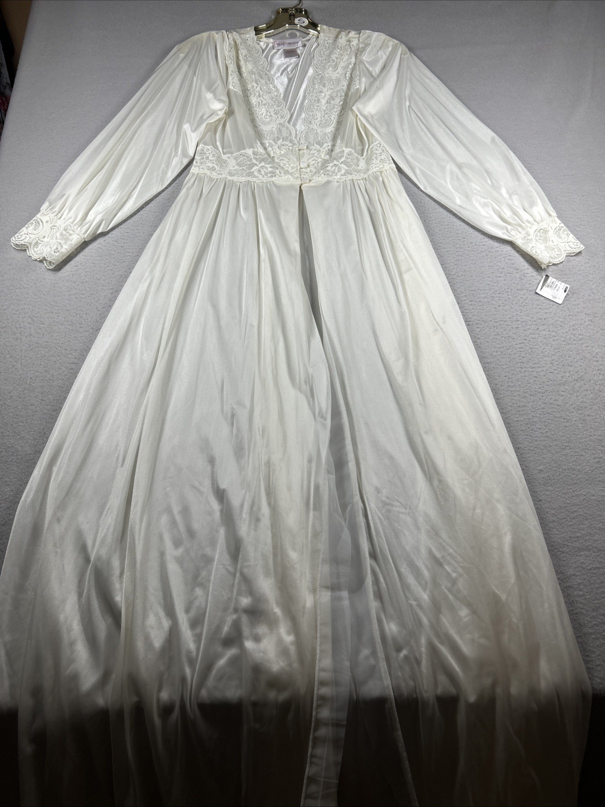 Shadowline Nightgown Lace Bodice Maxi Women’s S Longsleeve 55” Long White