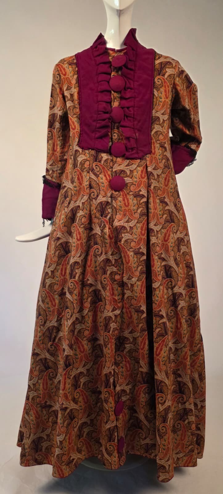 VICTORIAN 1870’S PAISLEY PRINT BUSTLE DRESS W BILLOWING REAR + TRAIN