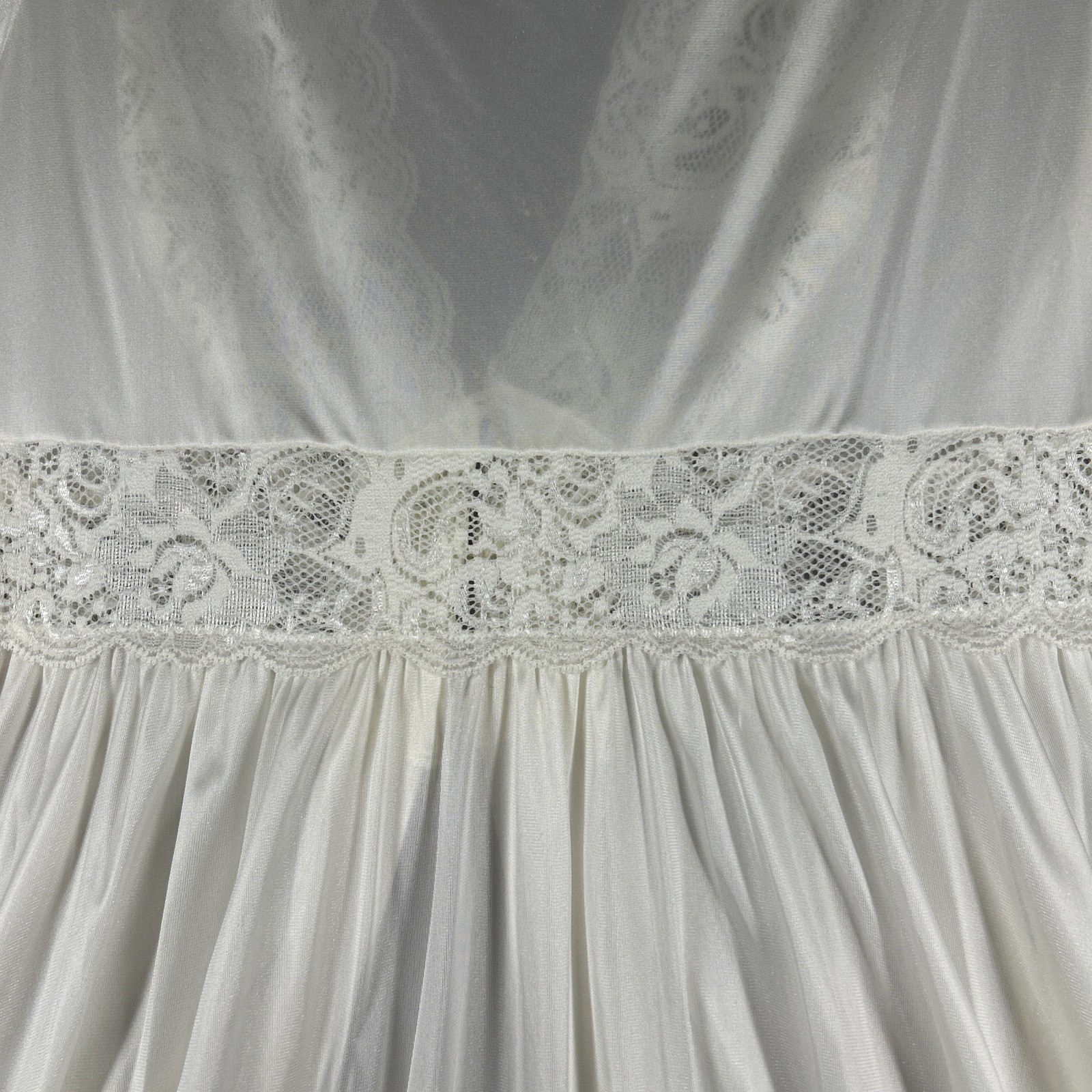 Shadowline Nightgown Lace Bodice Maxi Women’s S Longsleeve 55” Long White
