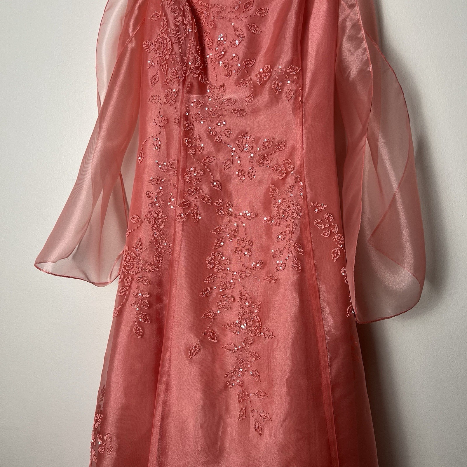 STUNNING VINTAGE Lets fashion pink peach beaded gown with shawl: Medium