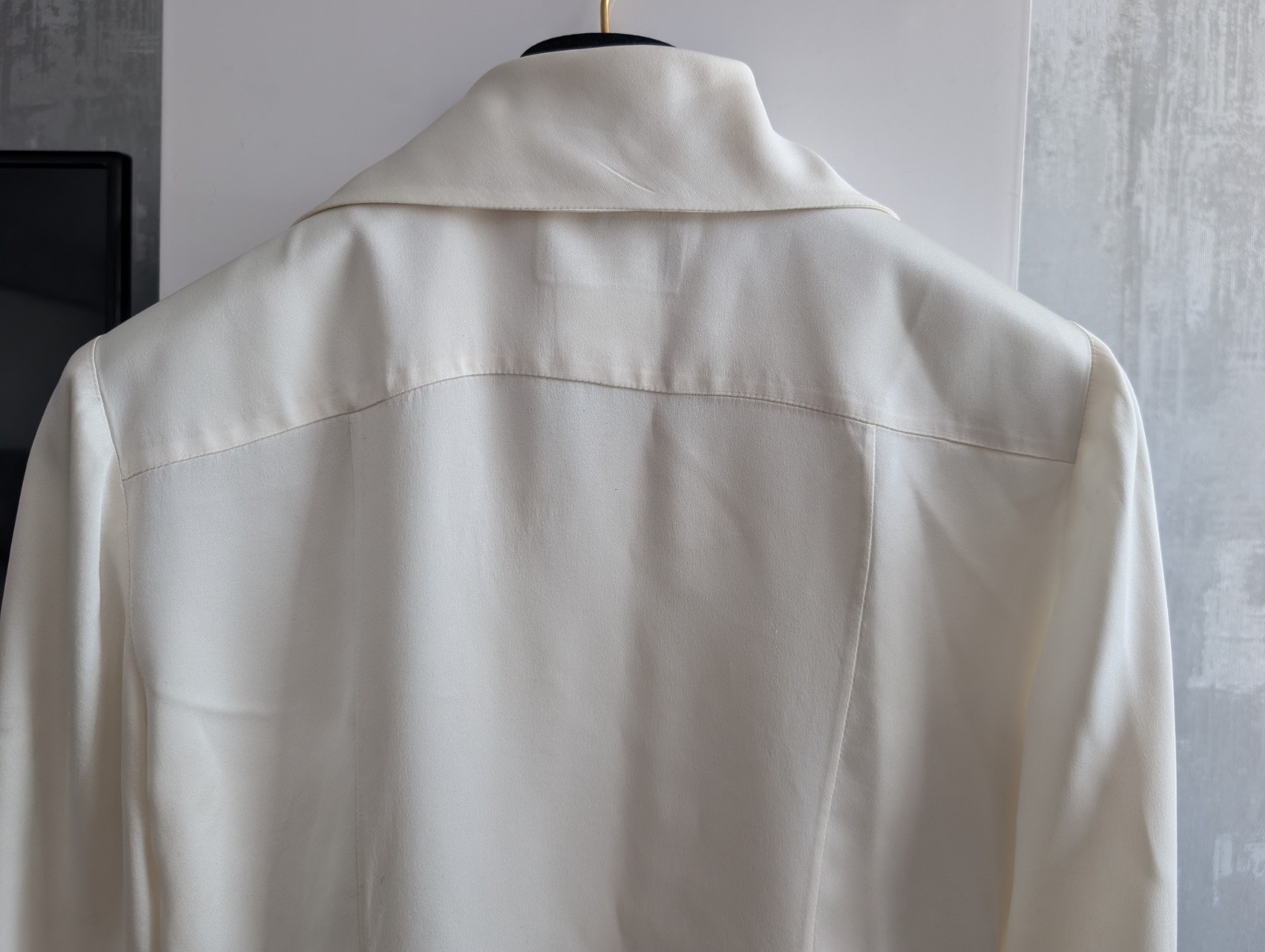 Chanel CC Logo Button Up Women’s Ivory Silk Blouse Top Collared Shirt Sz 38 S