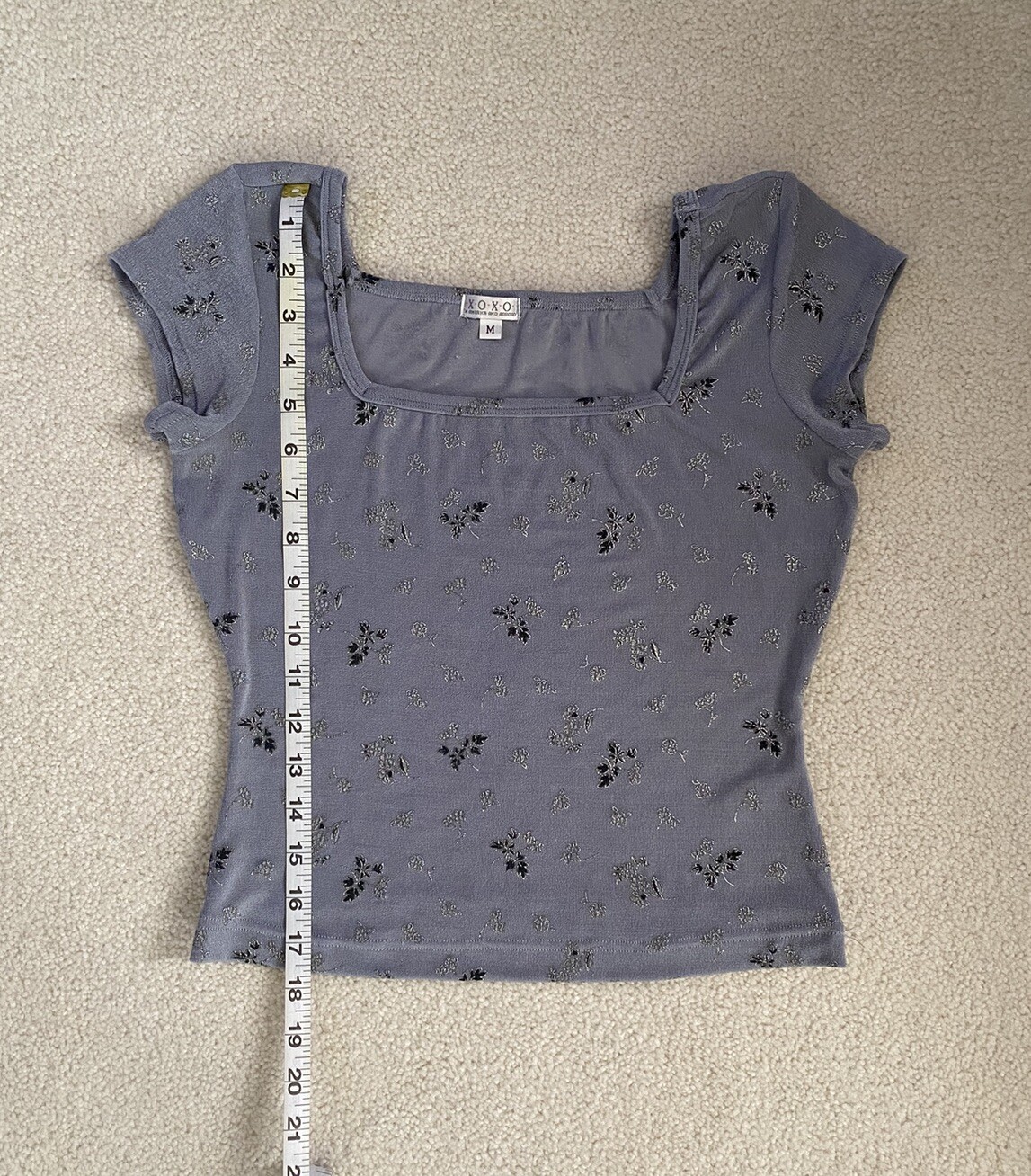 XOXO ~ Vintage 80’s 90’s ~ Gray Nylon Spandex Crop Top ~ Short Sleeves ~ Size M