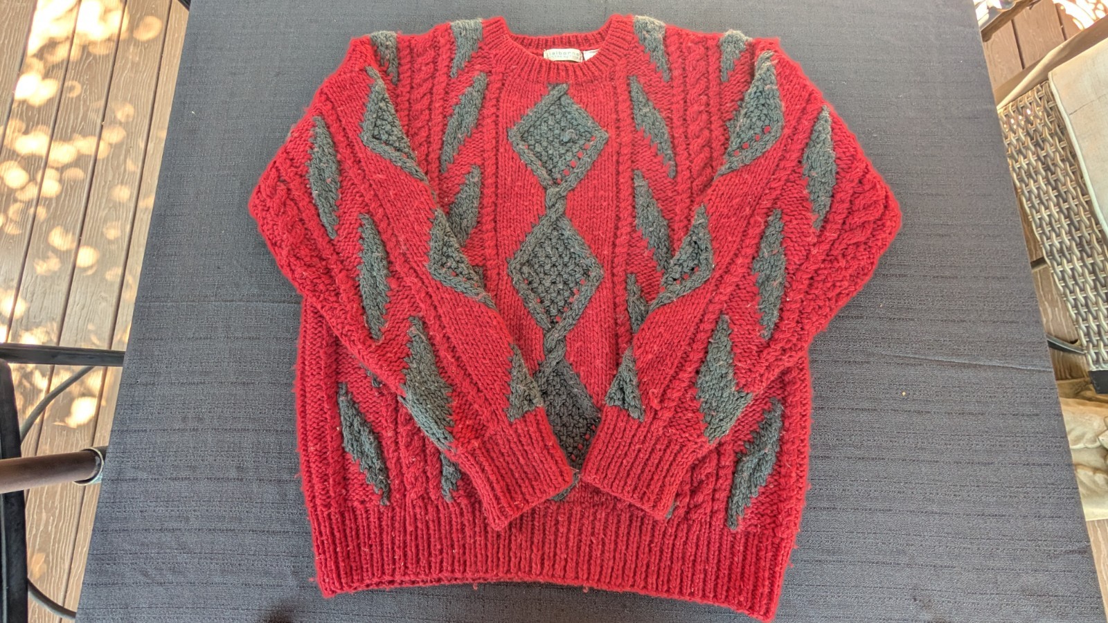 Vintage 90’s Liz Claiborne Hand Knit 100% Wool Chunky Knit Sweater – Size Large