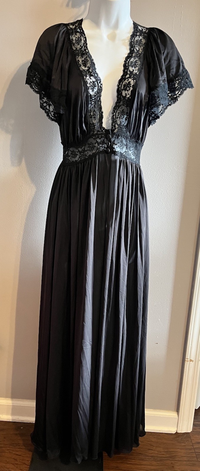 Miss Elaine Black Vintage Nightgown or Robe with Pockets Nylon Size S