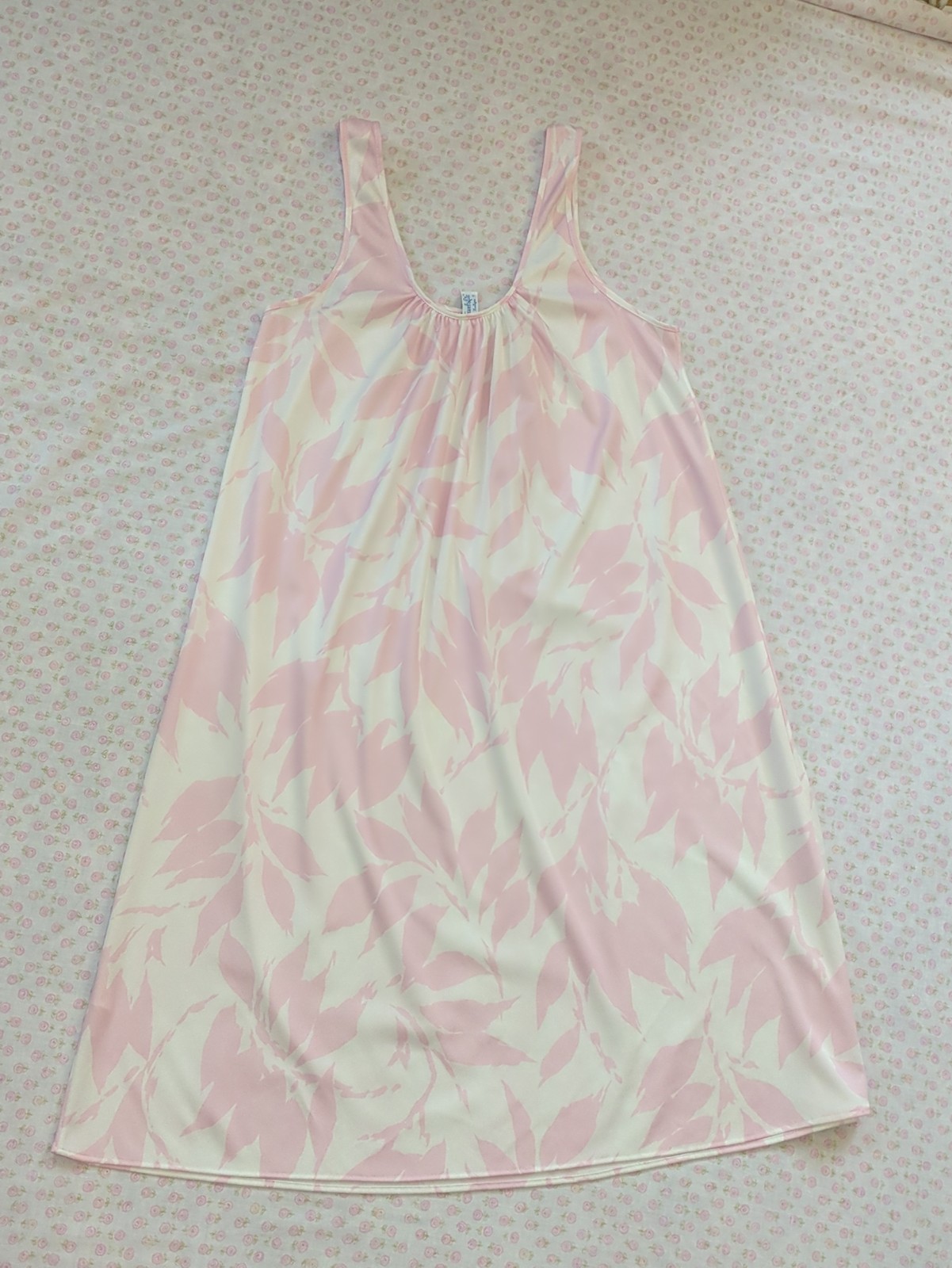 Vintage Travel-Lite Boutique Loungewear 60s 70s Sleeveless Pink White Leaf Dress