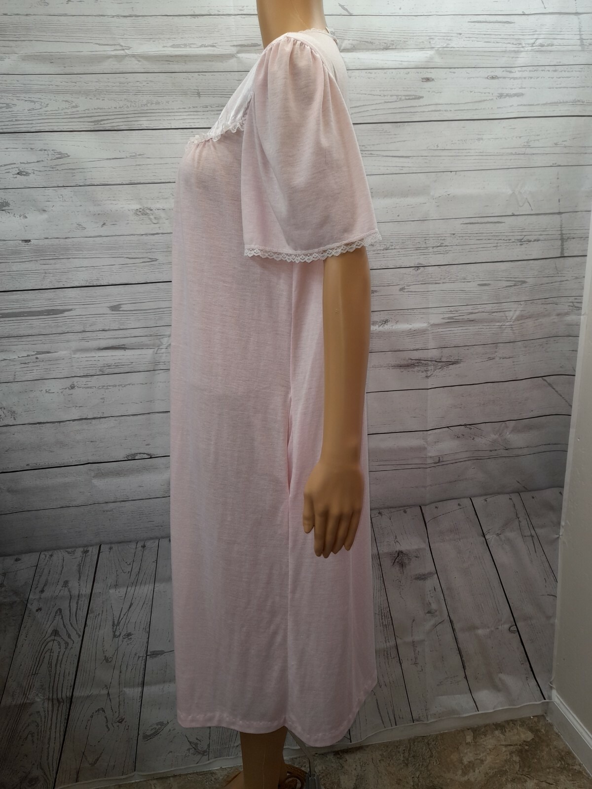 Vtg Vandemere Nightgown Sz M Light Pink Lace Applique short Sleeve