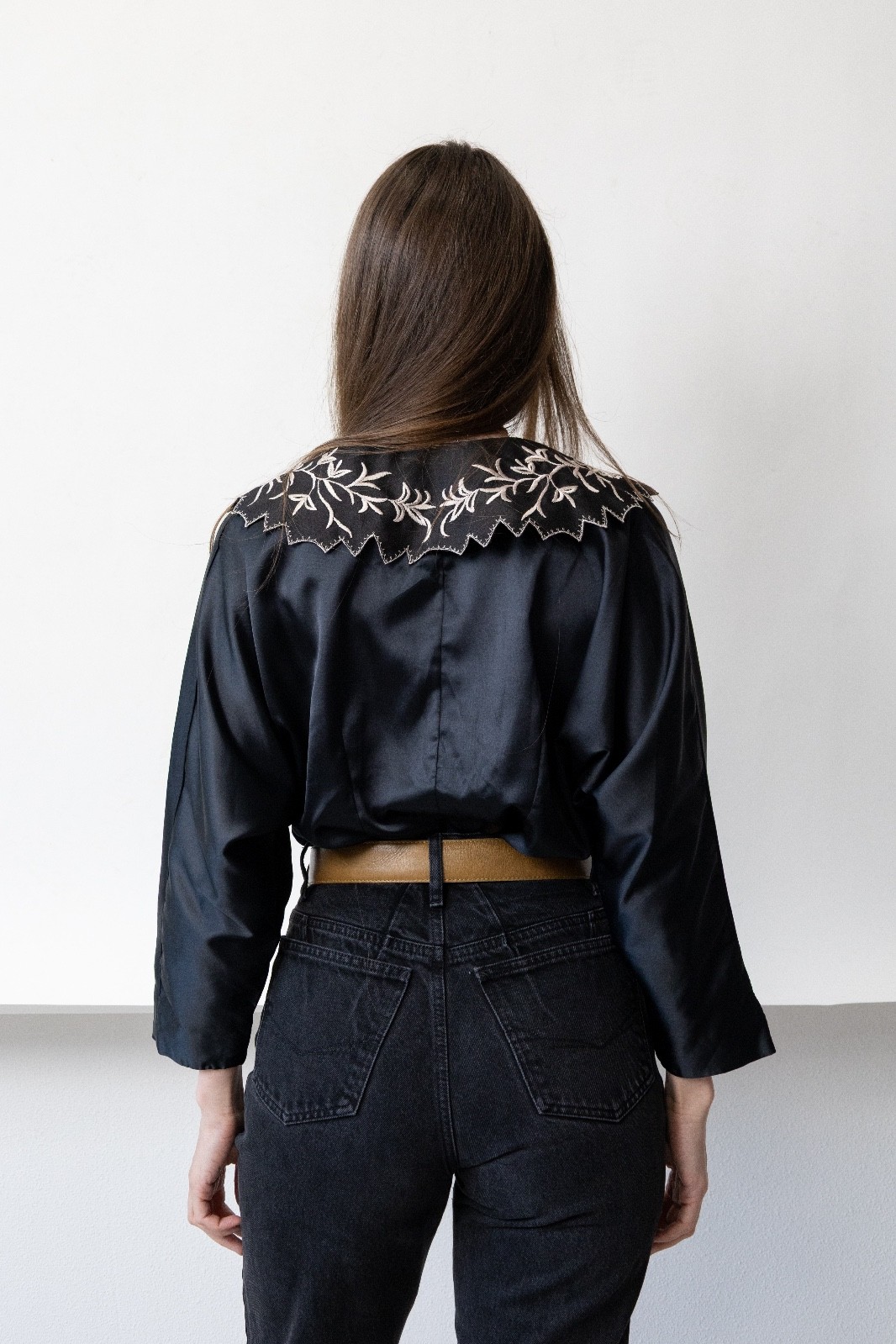 Vintage 90s Black Embroidered Collar Satin Blouse Women’s M Floral V Neck 1990s