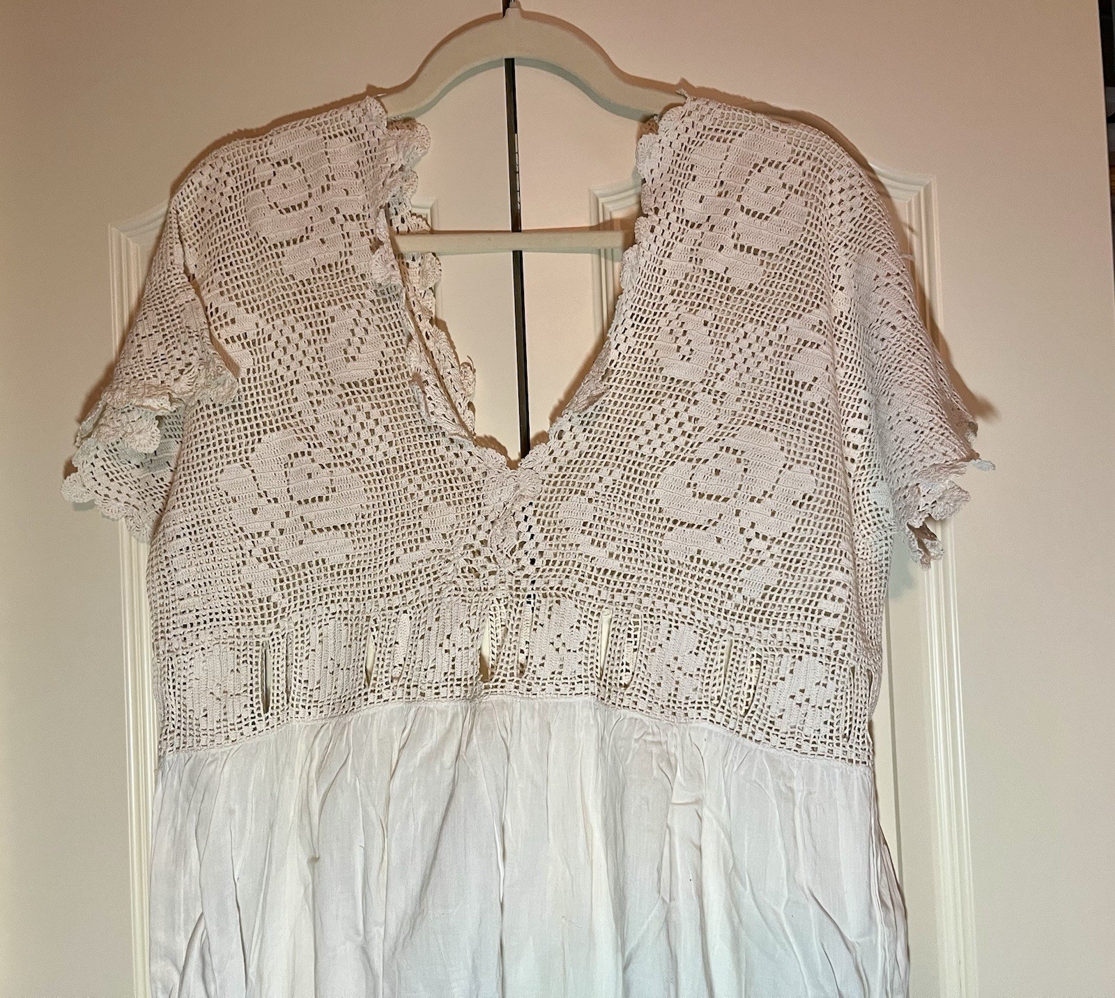 Vintage Bridal Nightgown – Lace Bodice & Sleeves – 59” Long
