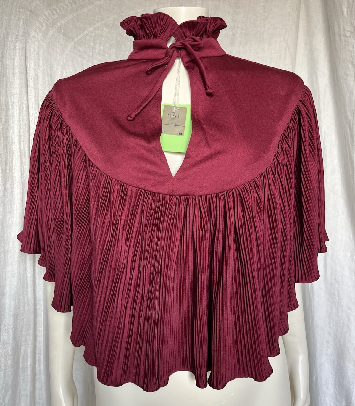Vintage 1970s Capelet Cape Topper Ruffle Collar Pleated Gothic Vampy Evening Med