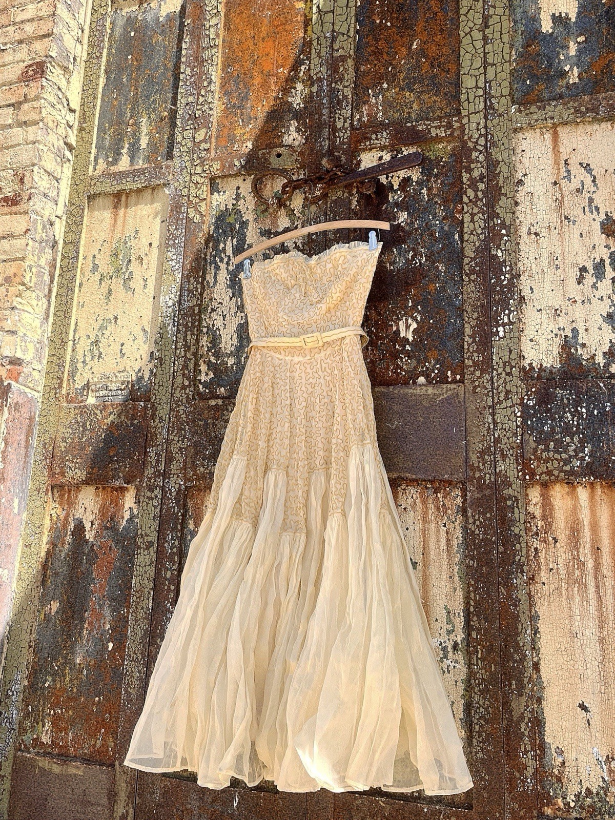 Vintage 40s 50s Mid Century Art Deco Strapless Scallop Bridal Gown Dress XS