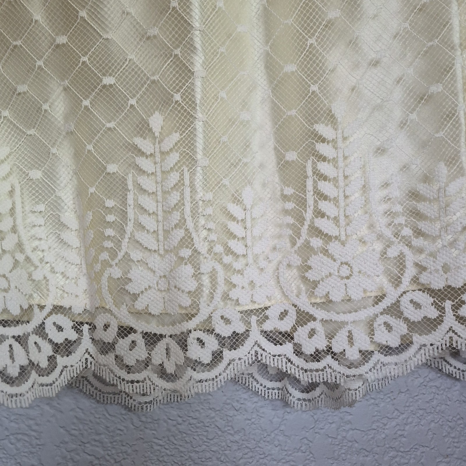 Vintage 1980’s Ivory and Lace Dress with Satin Bow. Size Small. Wedding Dress?