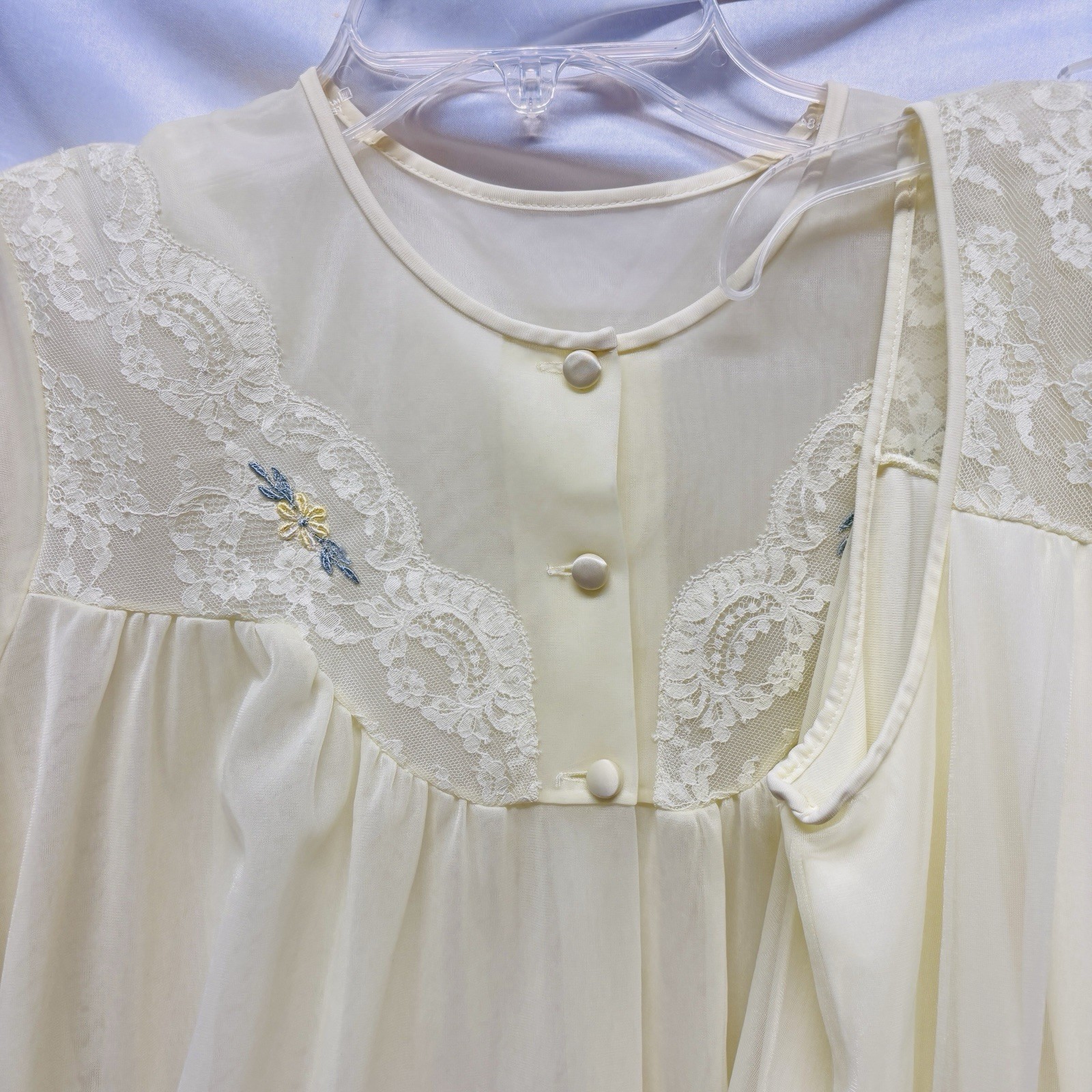 VTG Shadowline Bridal SILKY Peignoir Lace Trim Embroidered Nylon Robe Nightgown