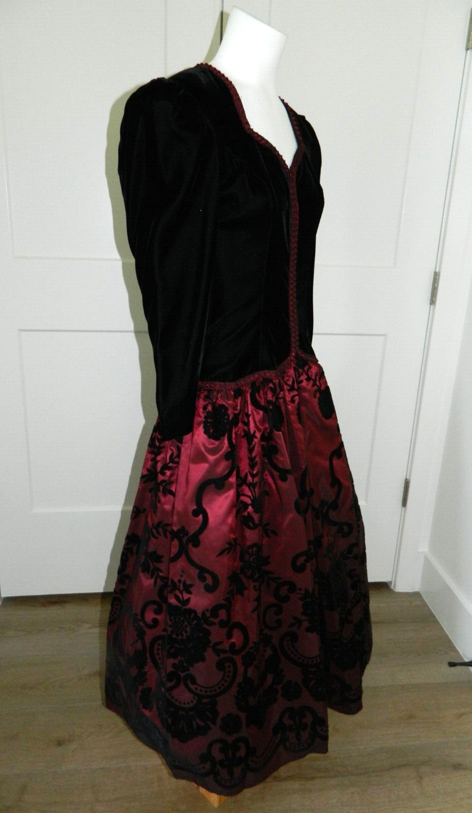 Vtg. SCOTT MCCLINTOCK Black Velvet Burgundy Brocade Special Occasion Dress sz 4