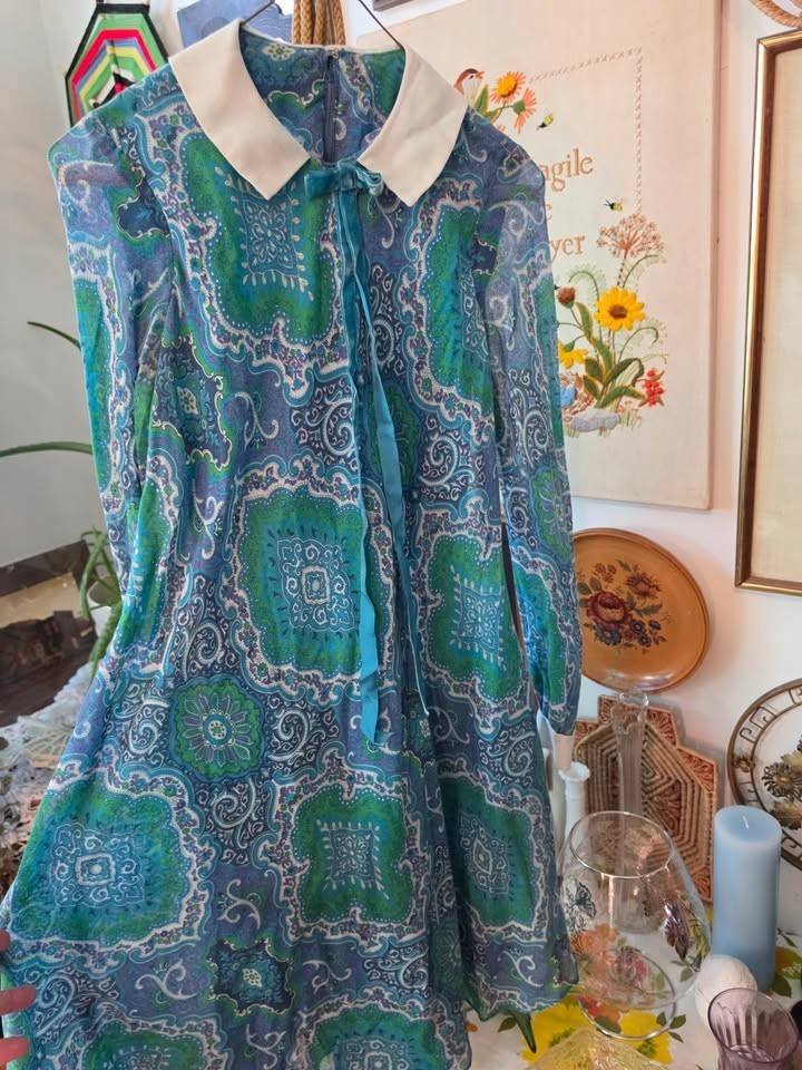 Vintage 1960s/ 70s Junior Touch Mod Groovy Pasley Cotton Mini Dress SM