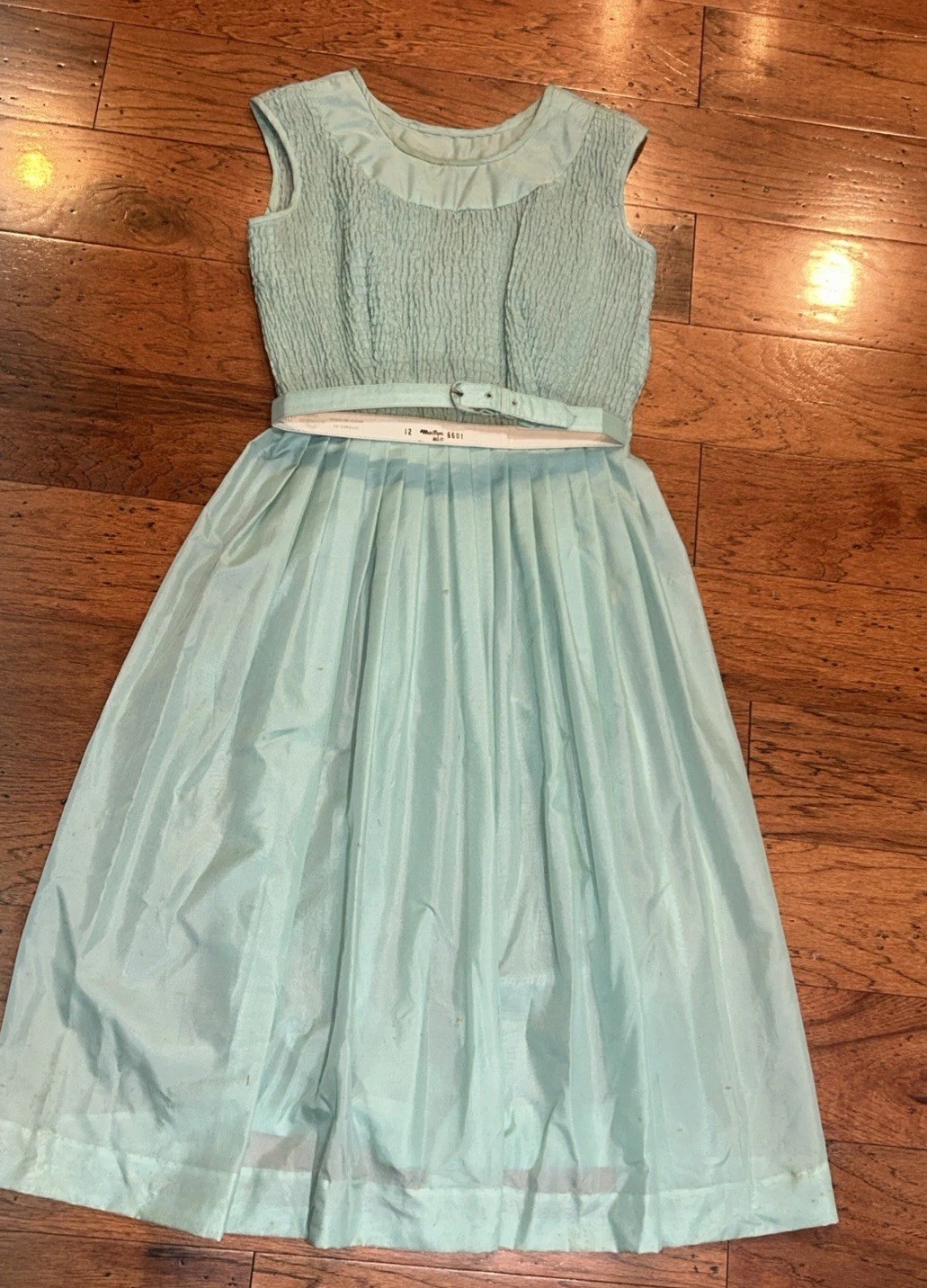 Vtg Women’s 50s Sleeveless Seafoam Green Belted Party Dress Chiffon Pleats Sz 12