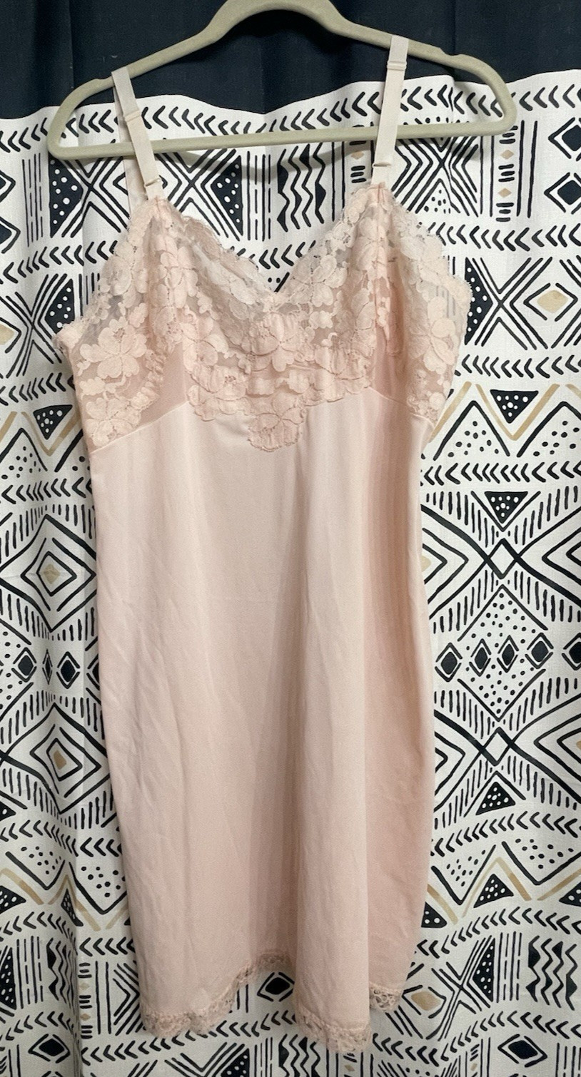 Vintage Philmaid Slip Size 40 Peach 100% Nylon Lace Detail Full Short FLAW