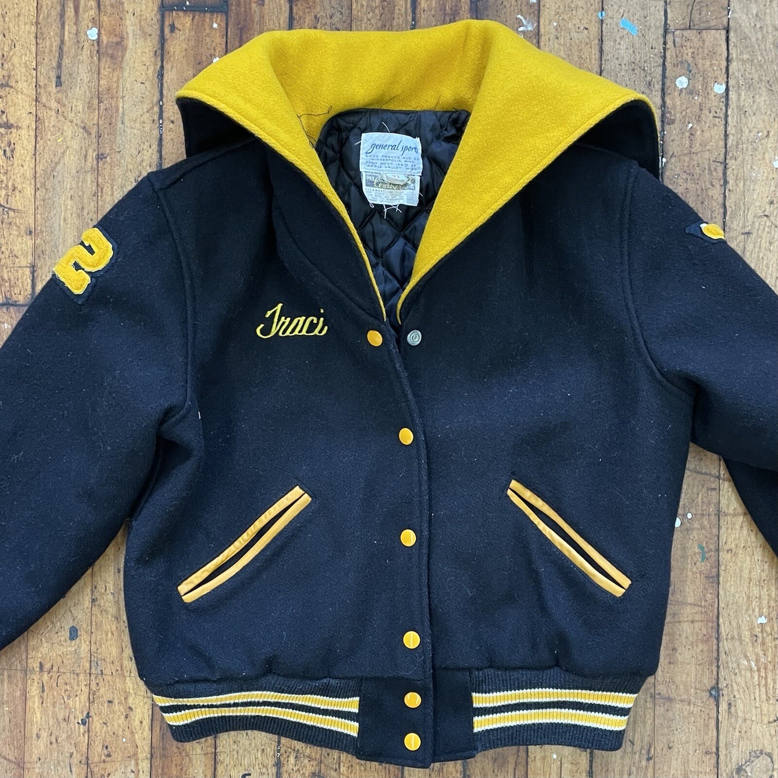 Vintage BRAVES / Custom Embroidered General Sports Snap Up 22 Varsity Jacket