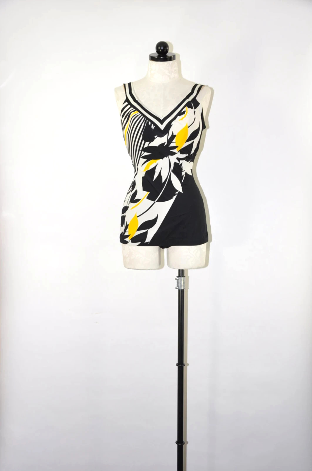 60s Black White Yellow Graphic Leaf Print Backless One Piece Swimsuit Women L