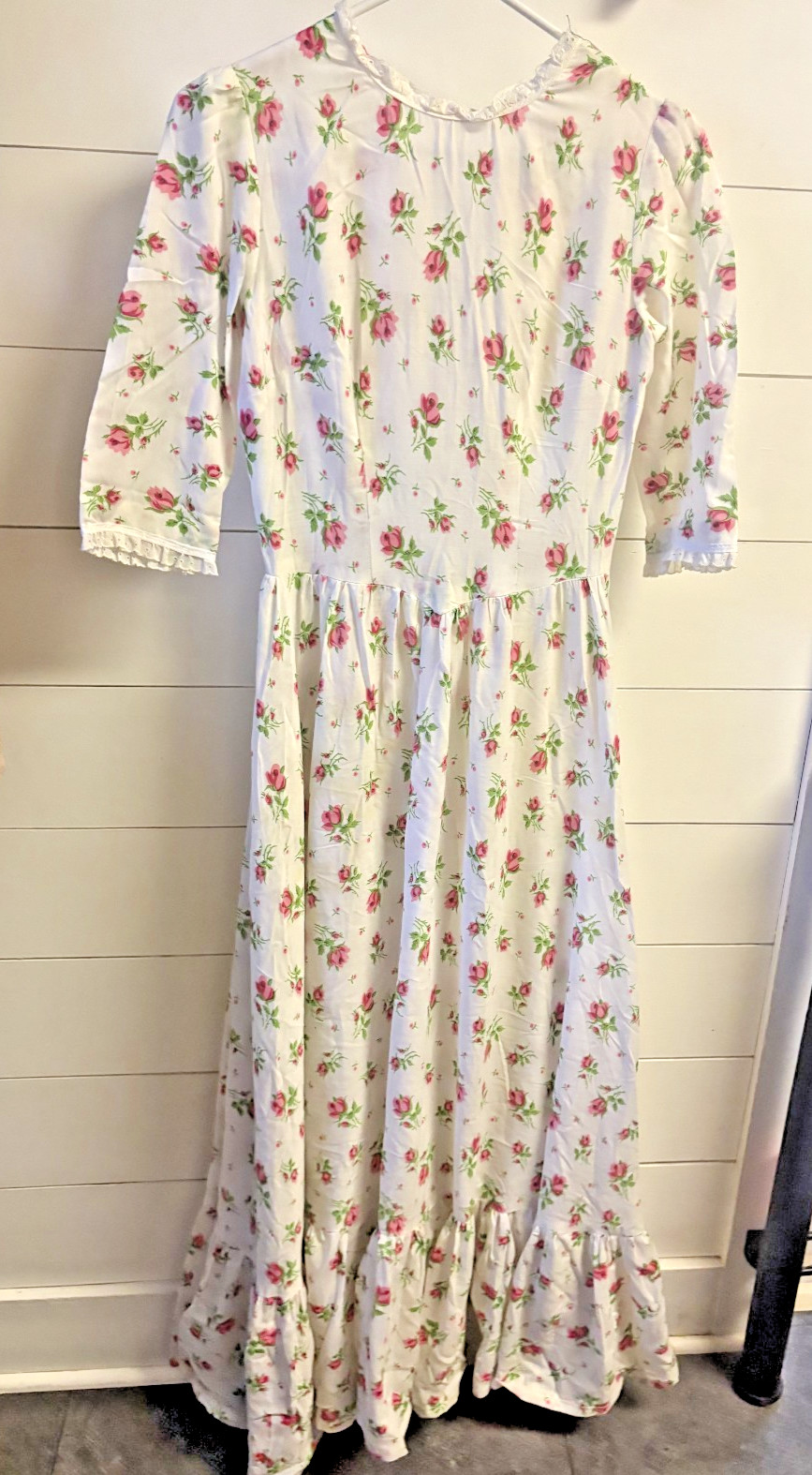 Handmade full length prairie dress & bonnet lace ruffle w 24″ l 52″ vintage 70s