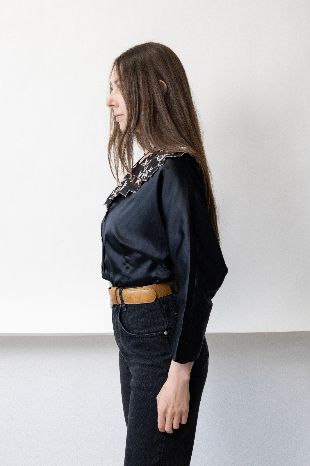 Vintage 90s Black Embroidered Collar Satin Blouse Women’s M Floral V Neck 1990s