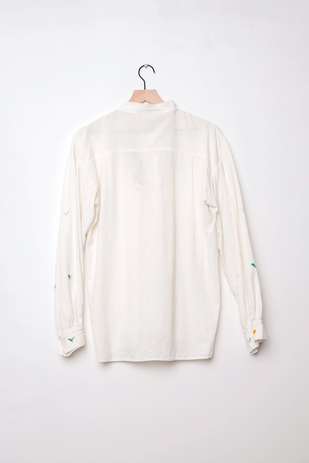 Vintage Floral Hand Embroidered White Gauzy Poet Blouse US 8 M, 70’s